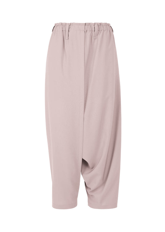 A product shot of the 132 5. Issey Miyake SEAMLESS trousers in misty rose (20), recurring_style.