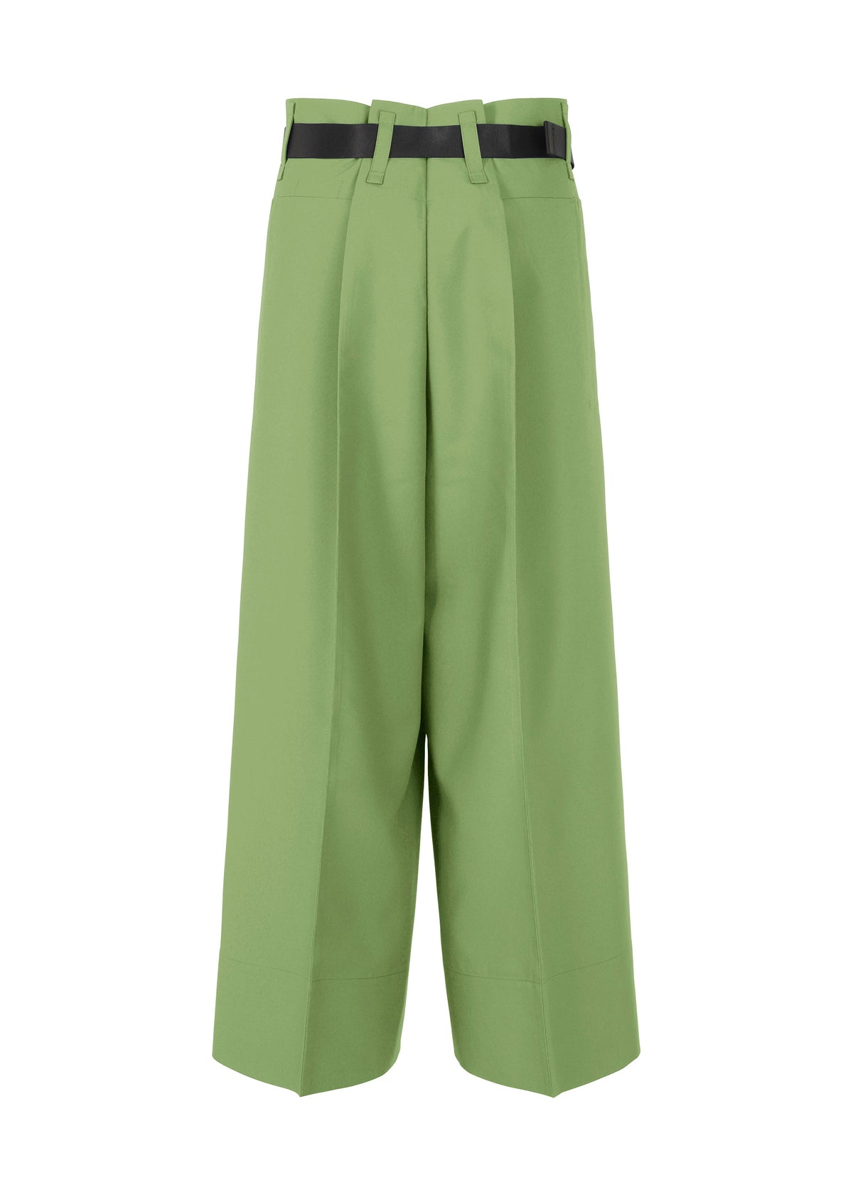 A detail shot of the 132 5. ISSEY MIYAKE 132 5. FLAT 2 trousers.
