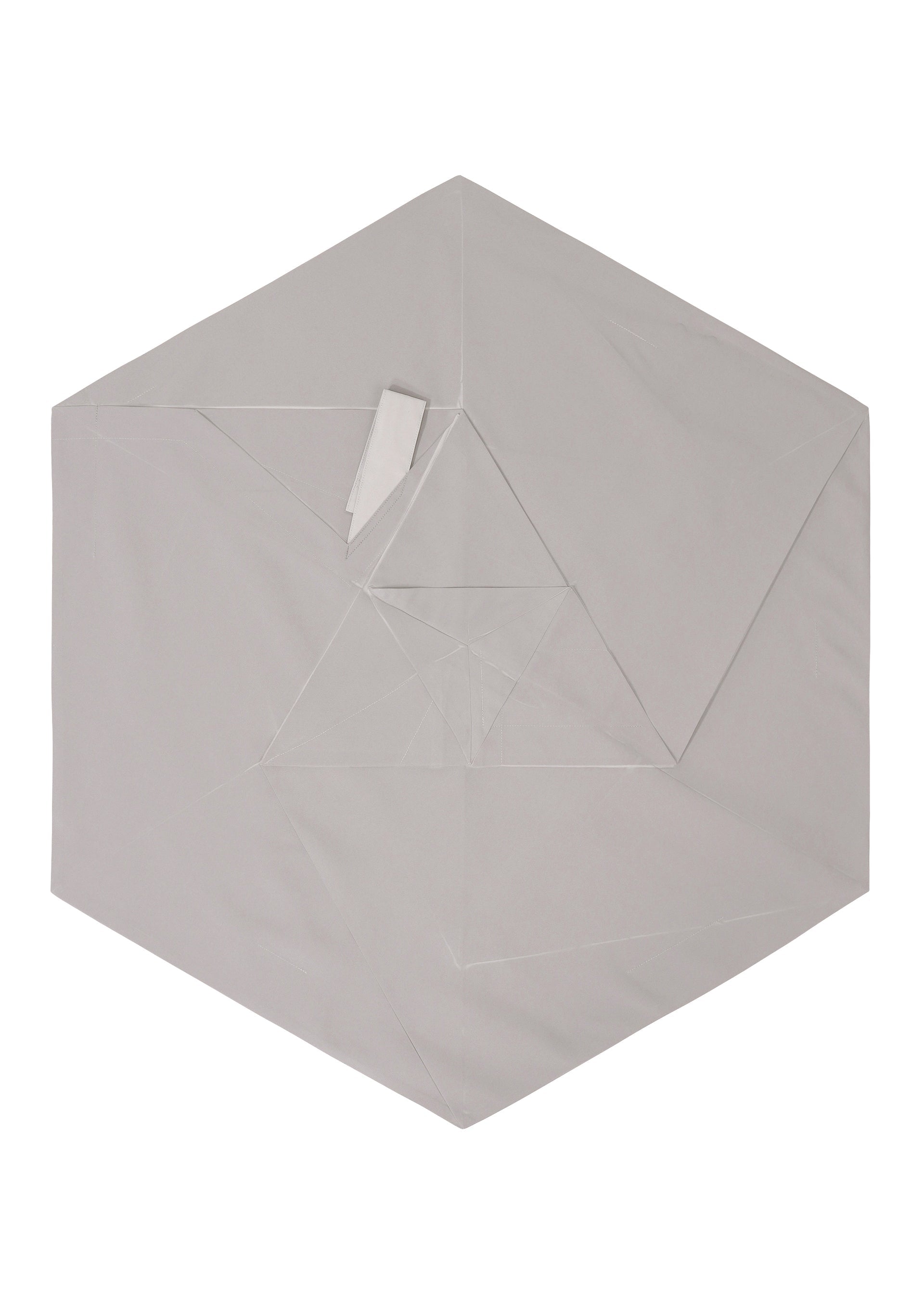 A detail shot of the 132 5 ISSEY MIYAKE PENTAGON prêt à porter.
