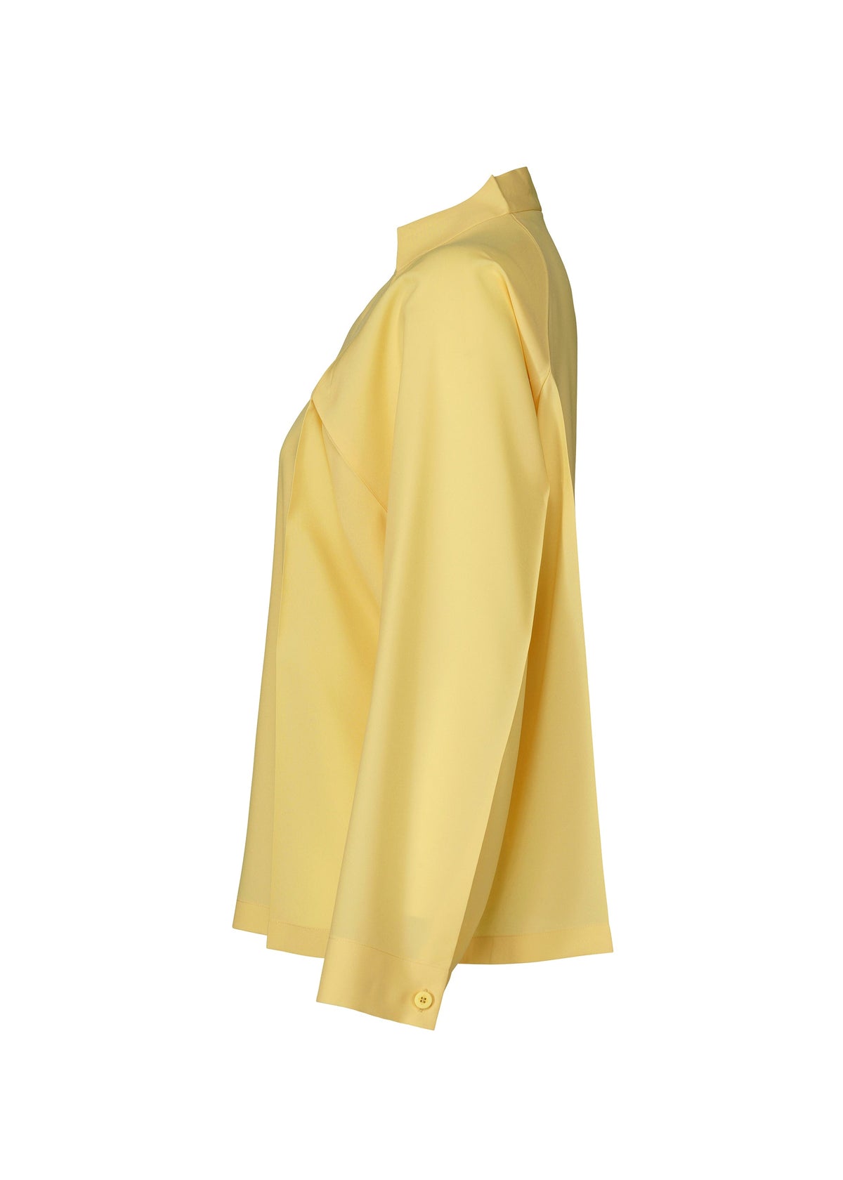 A detail shot of the 132 5 ISSEY MIYAKE FOLD SHIRT prêt à porter.