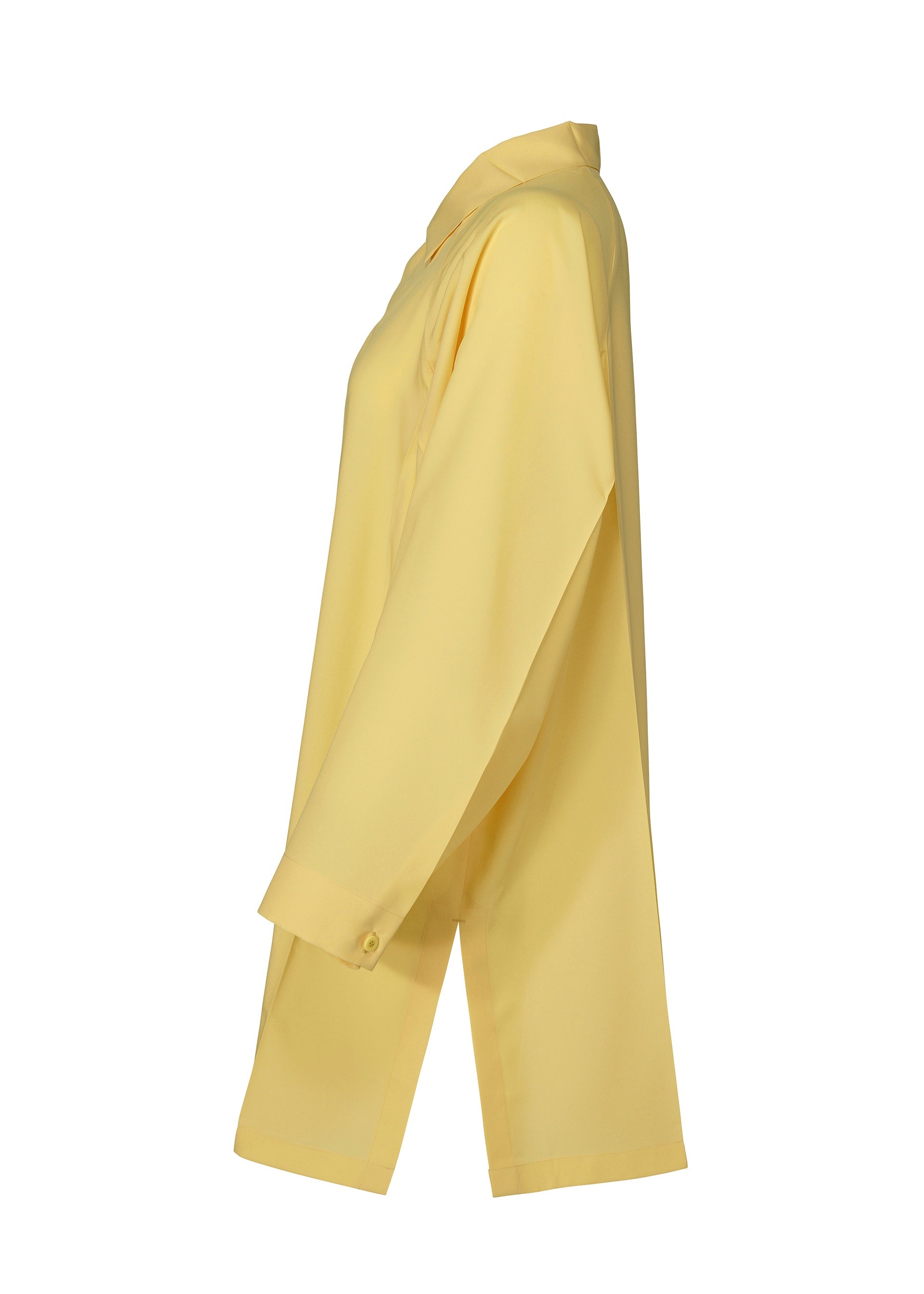 A detail shot of the 132 5 ISSEY MIYAKE FOLD SHIRT prêt à porter.