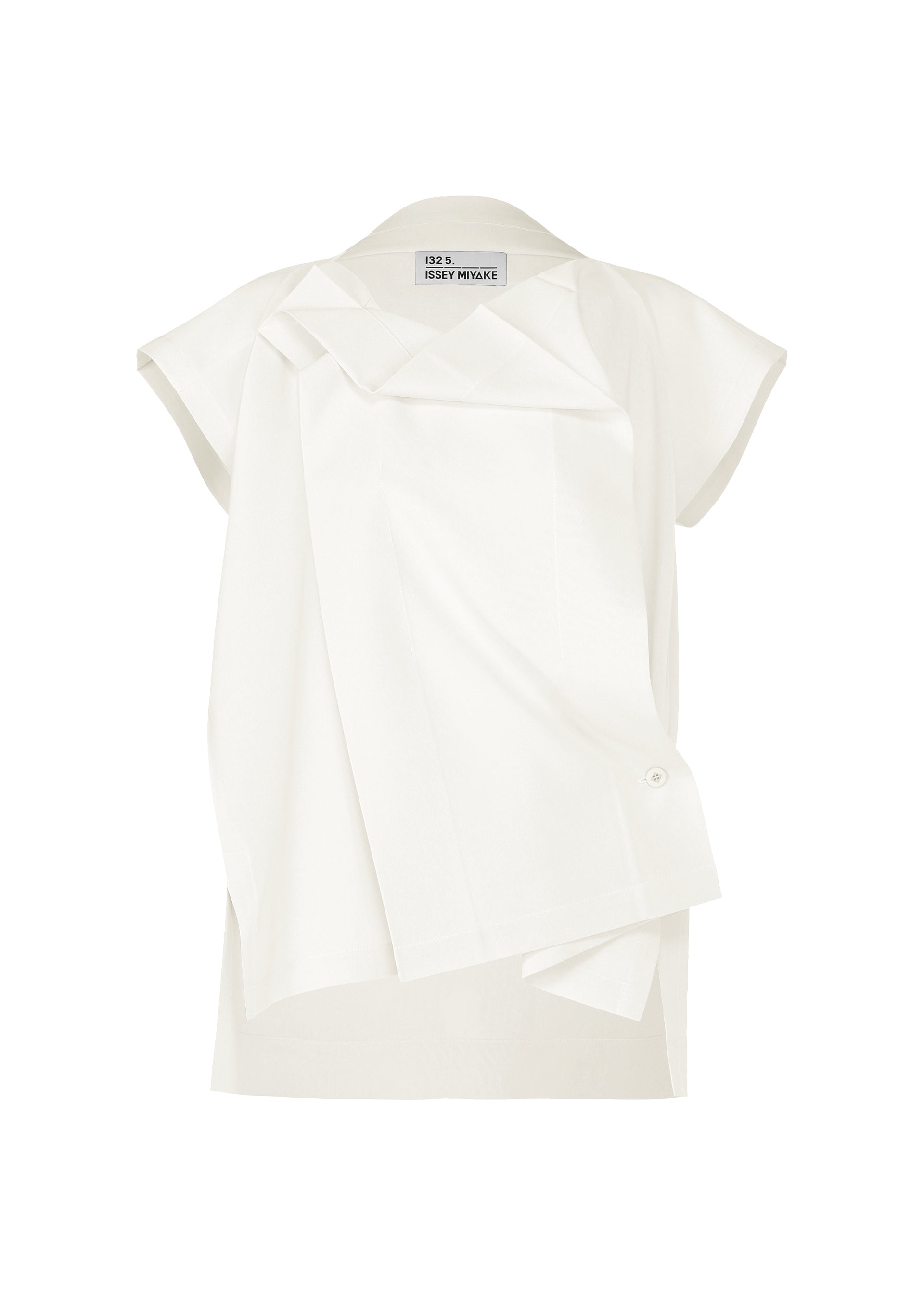 A product shot of the 132 5. ISSEY MIYAKE FLAT TUCK T shirt in white.