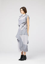 A model wears the 132 5 ISSEY MIYAKE PENTAGON prêt à porter.