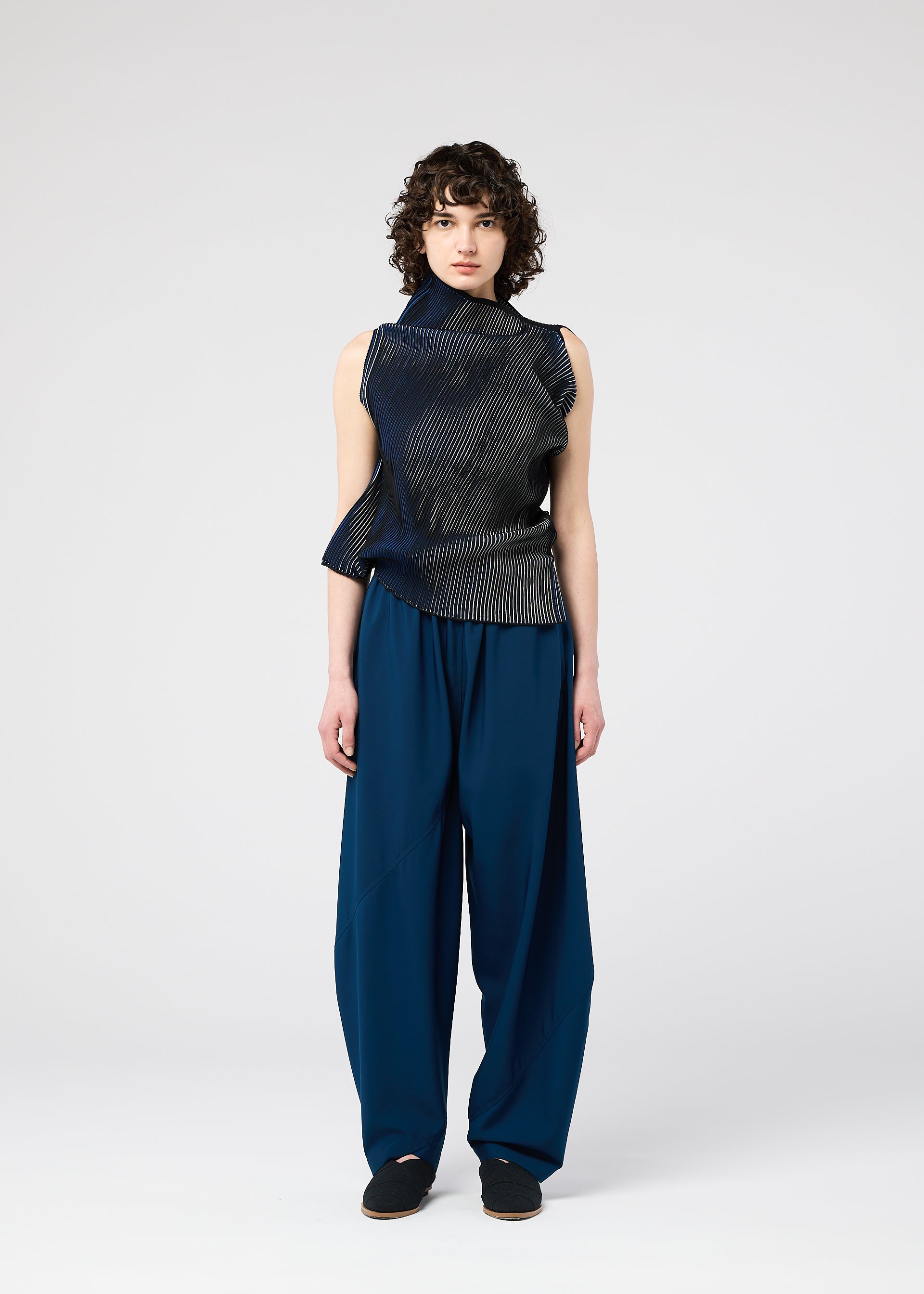 132 5. ISSEY MIYAKE – ISSEY MIYAKE EU