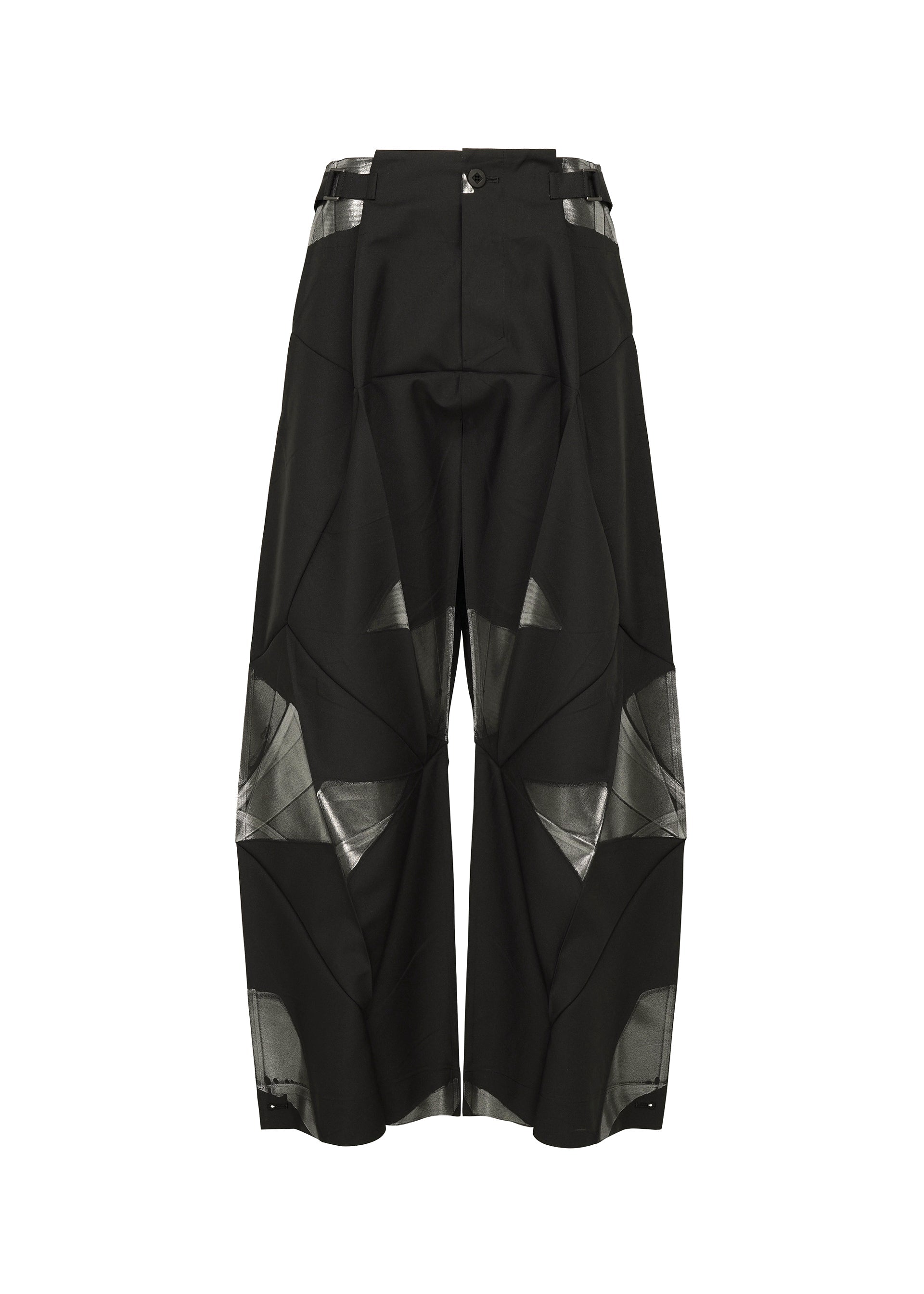 A product shot of the 132 5. ISSEY MIYAKE F-BT trousers in black×silver.