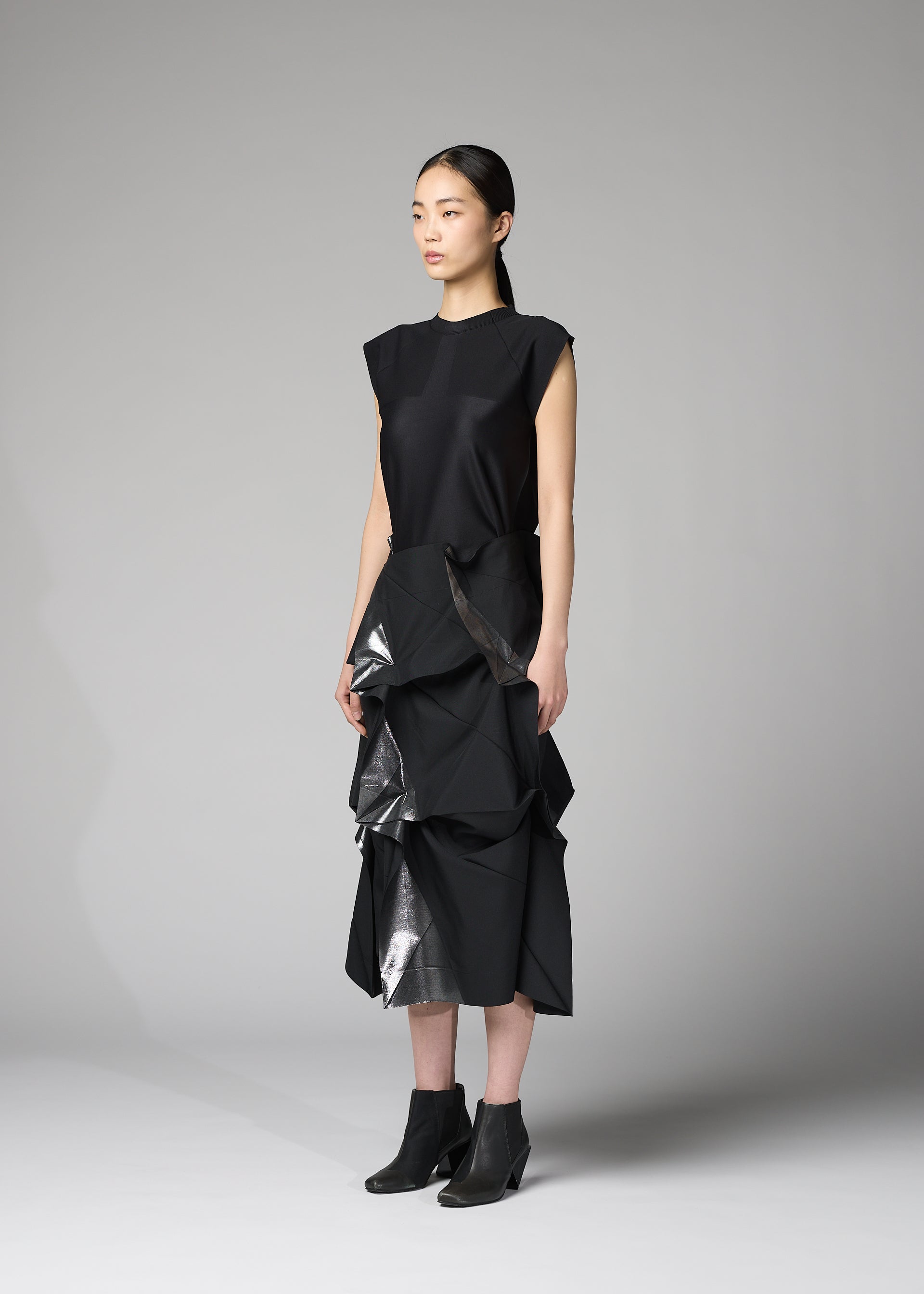 GRID TIE DYE Skirt Black x Silver – ISSEY MIYAKE EU