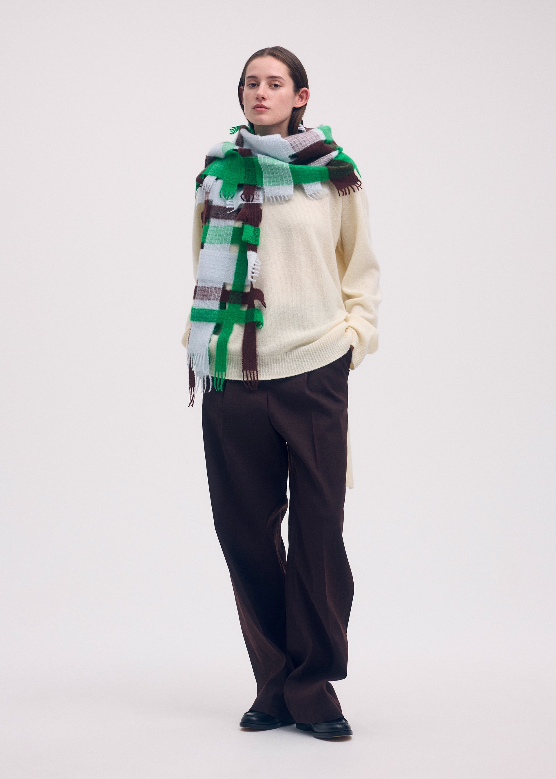 RASCHEL WEAVE STOLE Stole Black-Hued – ISSEY MIYAKE EU