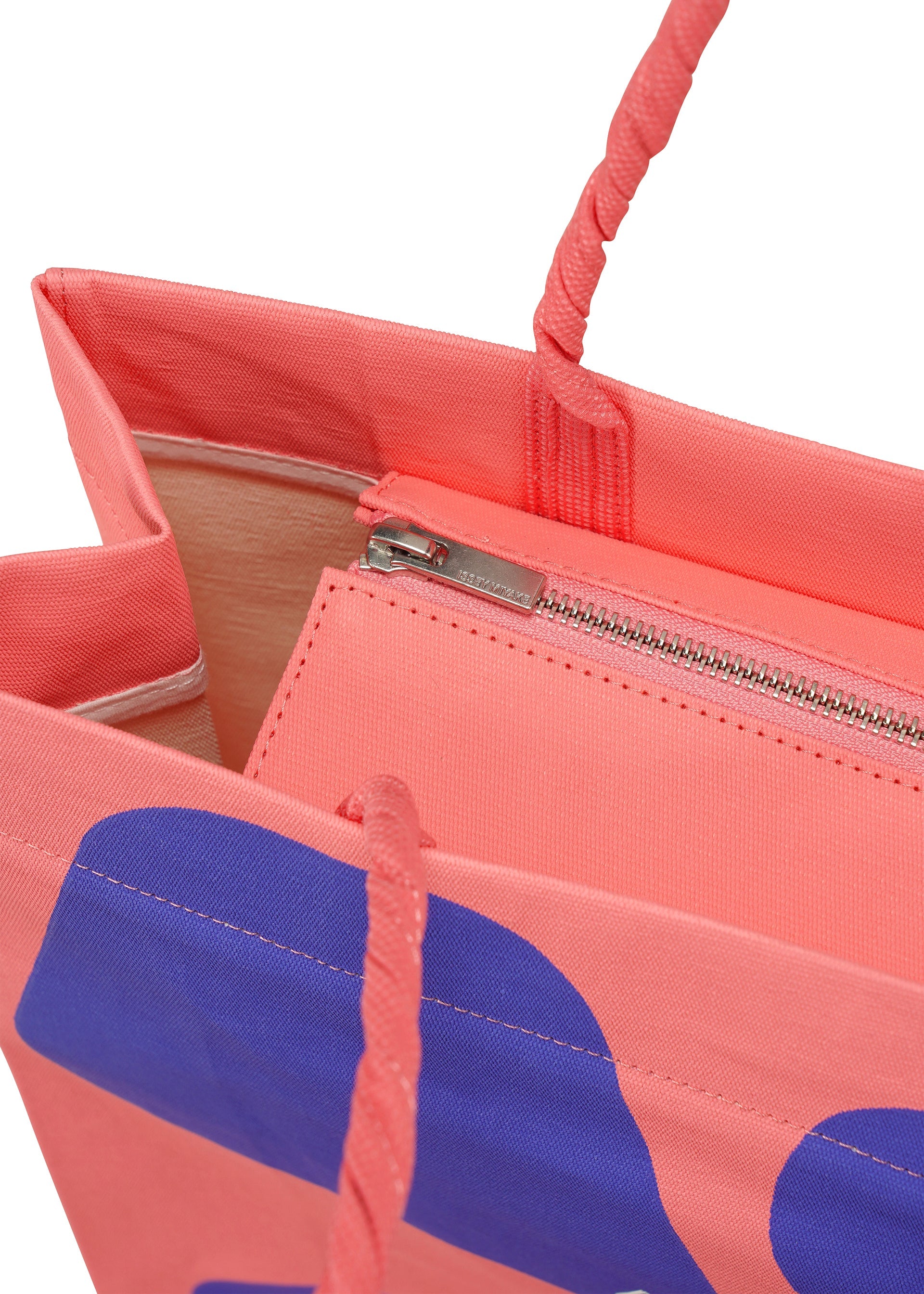 A detail shot of the ISSEY MIYAKE THIS IS A PAPER BAG (POSTER) bag.