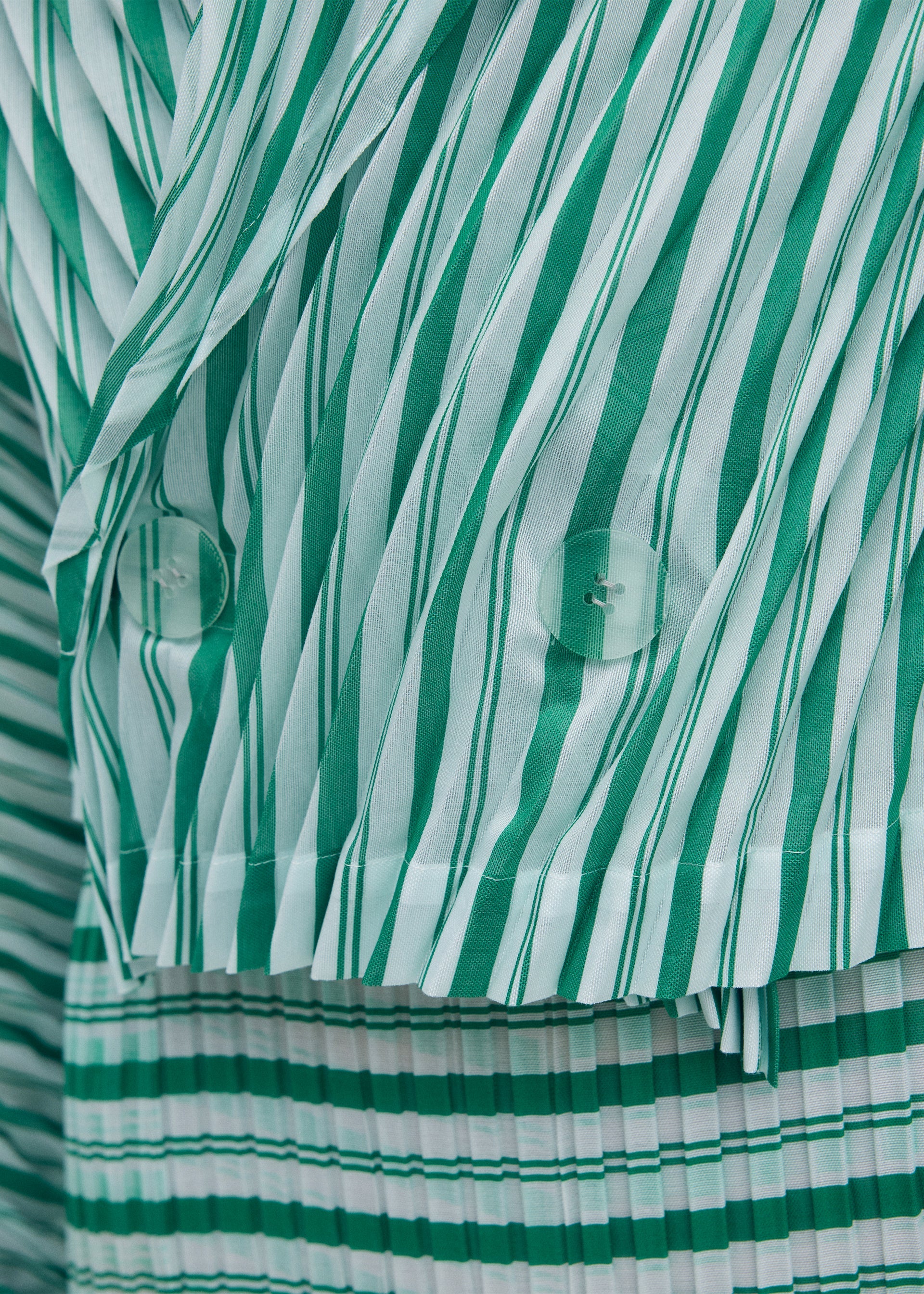 GENERIC STRIPES (HAND PLEATS) Jacket Black-Hued – ISSEY MIYAKE EU