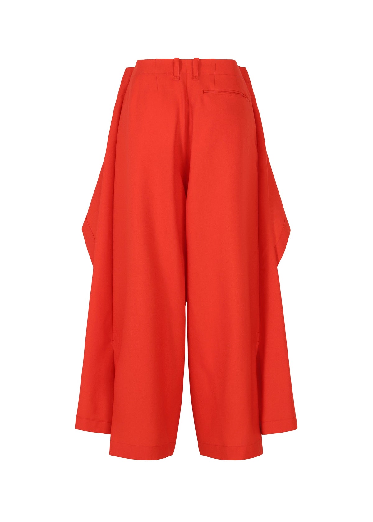 A detail shot of the Issey Miyake UNI FORM WOOL trousers.