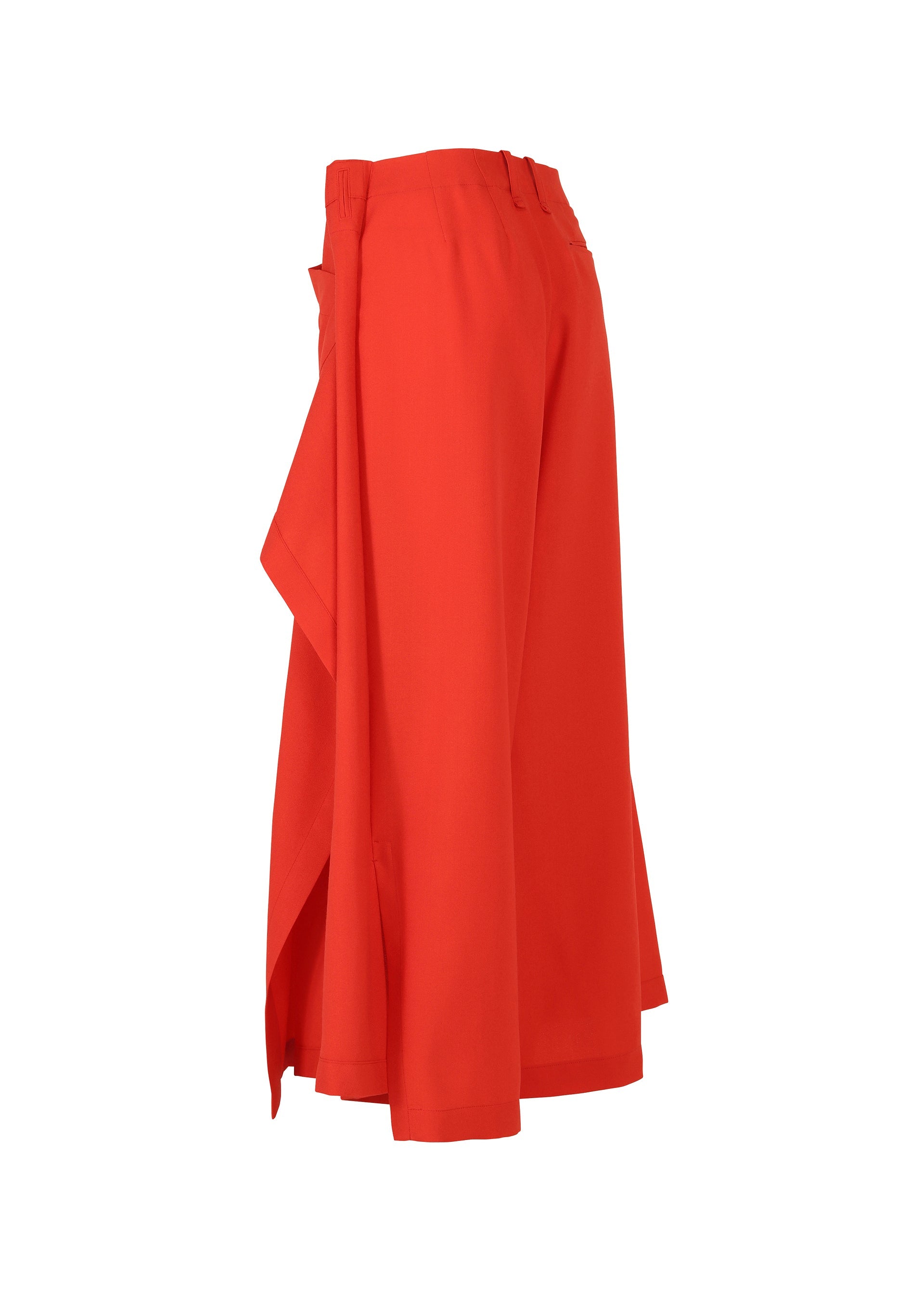 A detail shot of the Issey Miyake UNI FORM WOOL trousers.