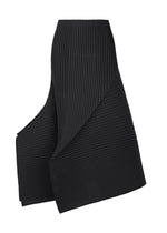 A product shot of the ISSEY MIYAKE FOLD PLEATS skirt in black (15).