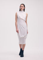 Robe en tricot à plis contour noir