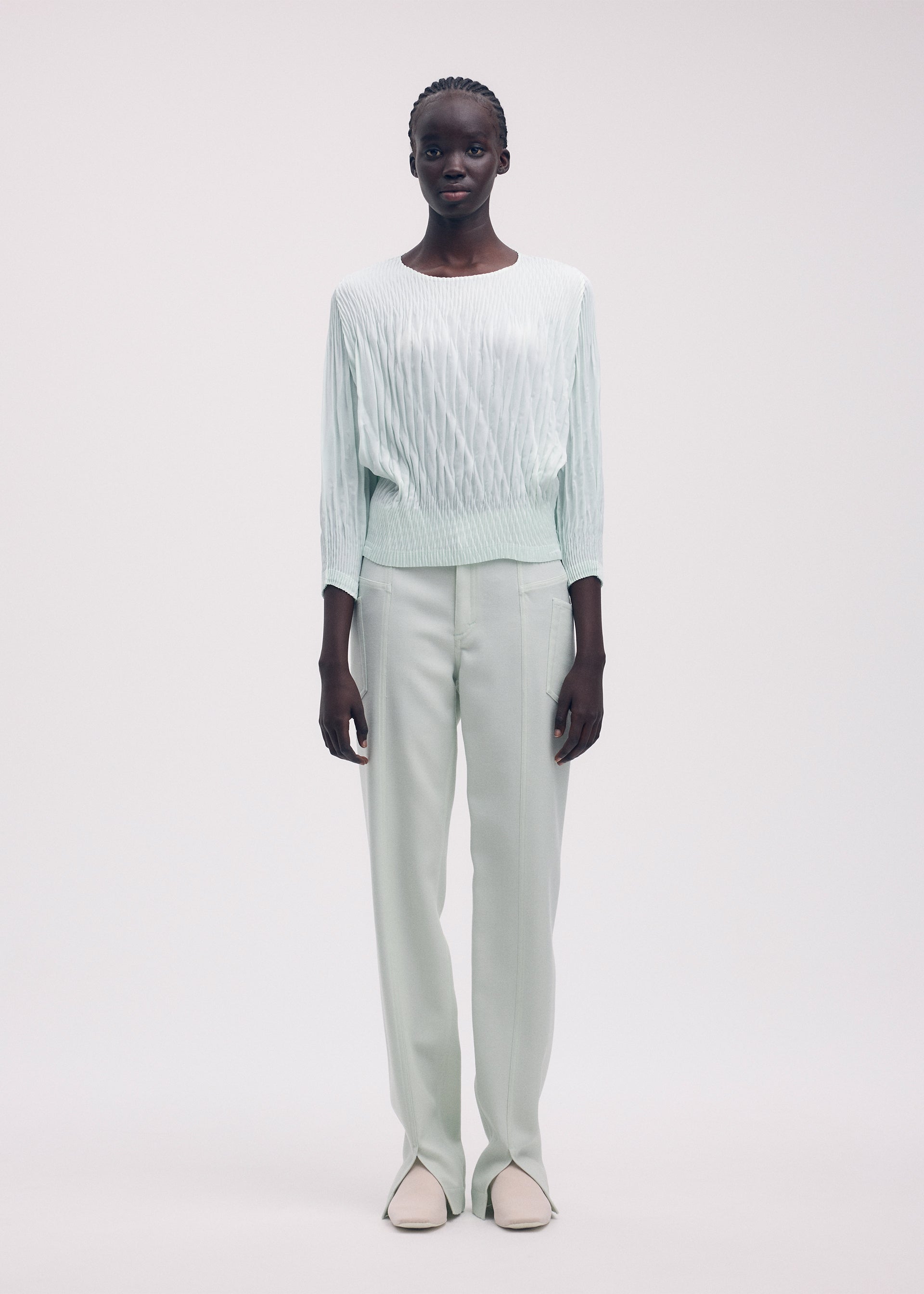 SUEDE LIKE PUFF PLEATS Top Red – ISSEY MIYAKE EU