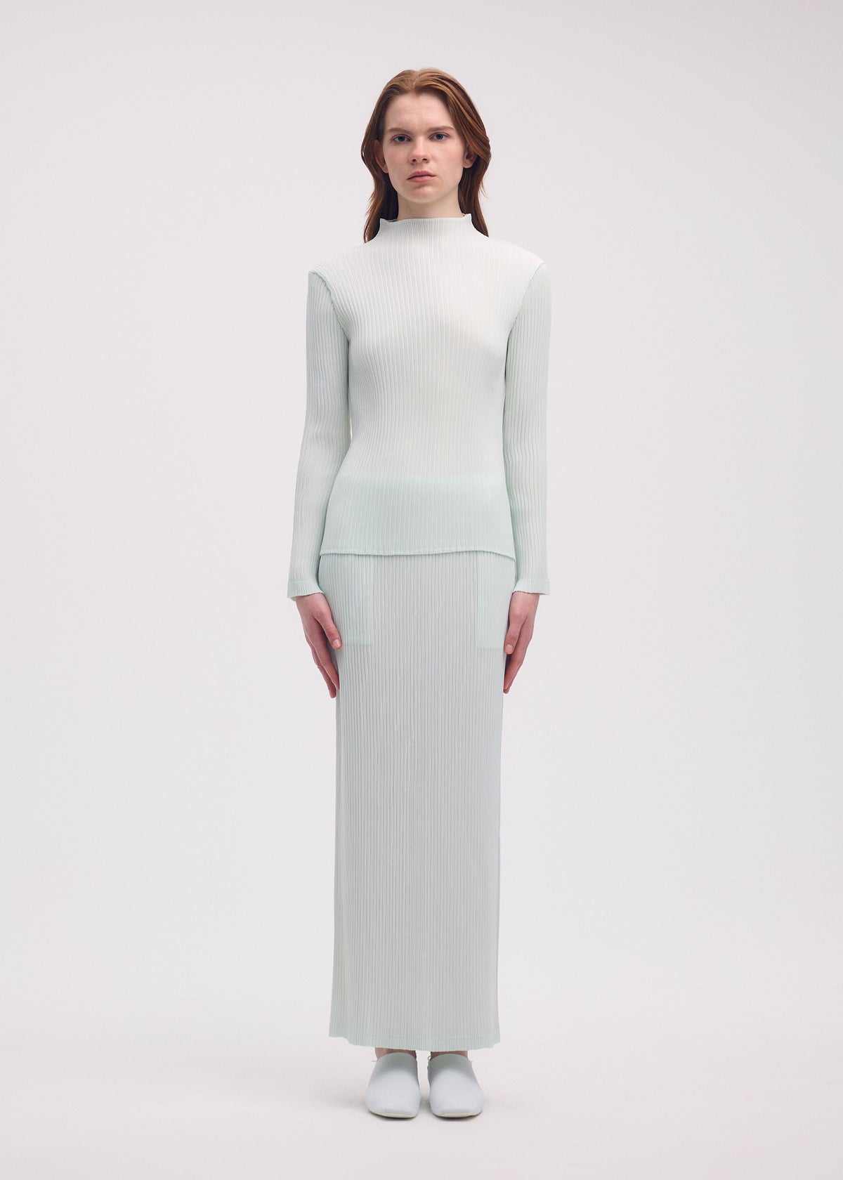 HATCHING PLEATS Top Black