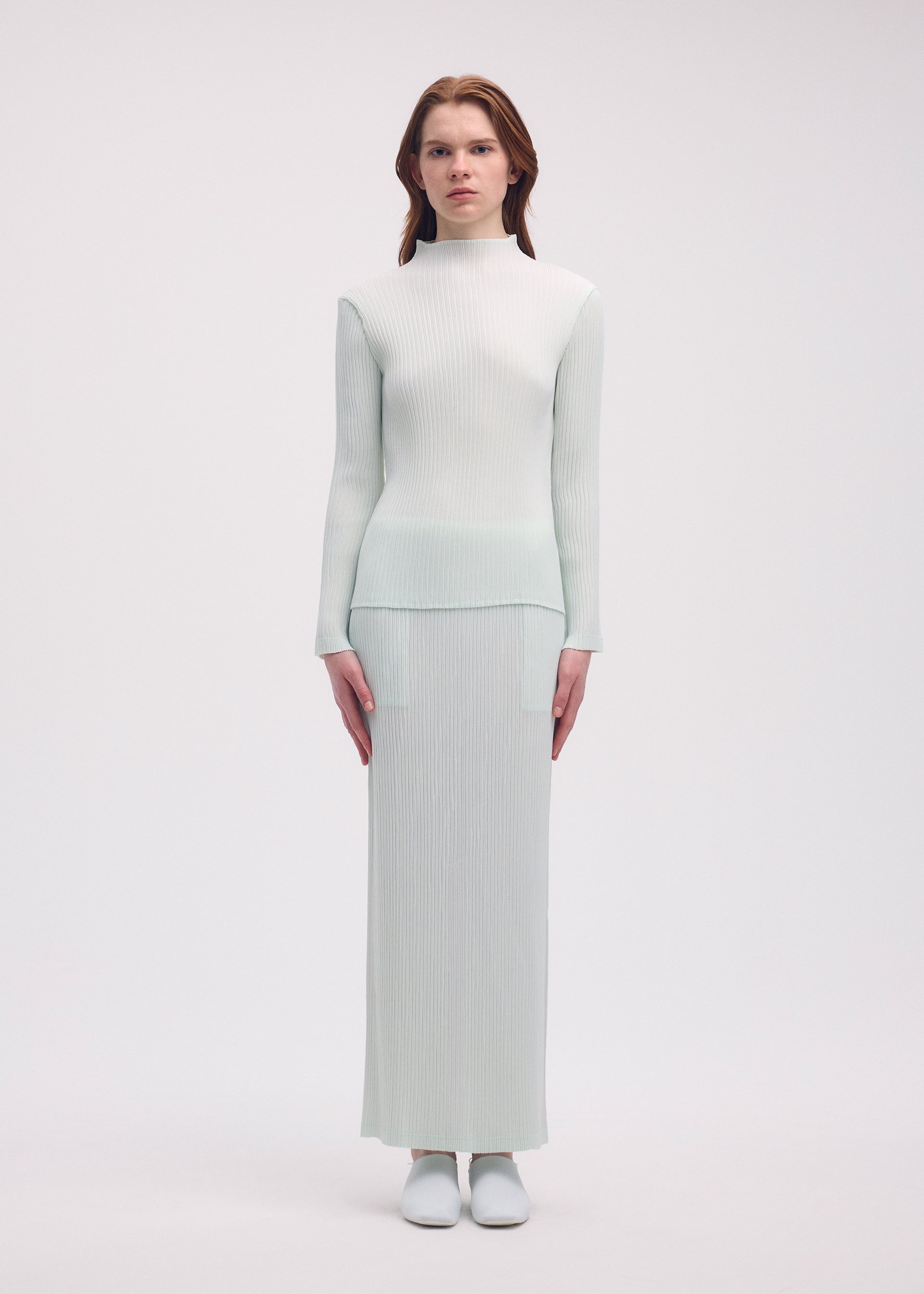 HATCHING PLEATS Top Black