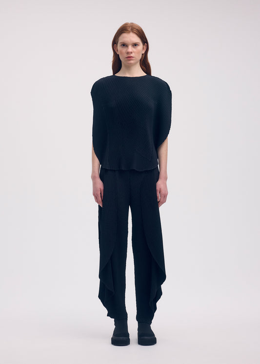 ORBICULAR PLEATS Top Black