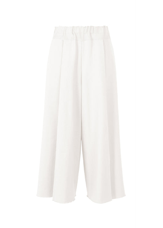 A product shot of the ISSEY MIYAKE CAMPAGNE trousers in white (01).