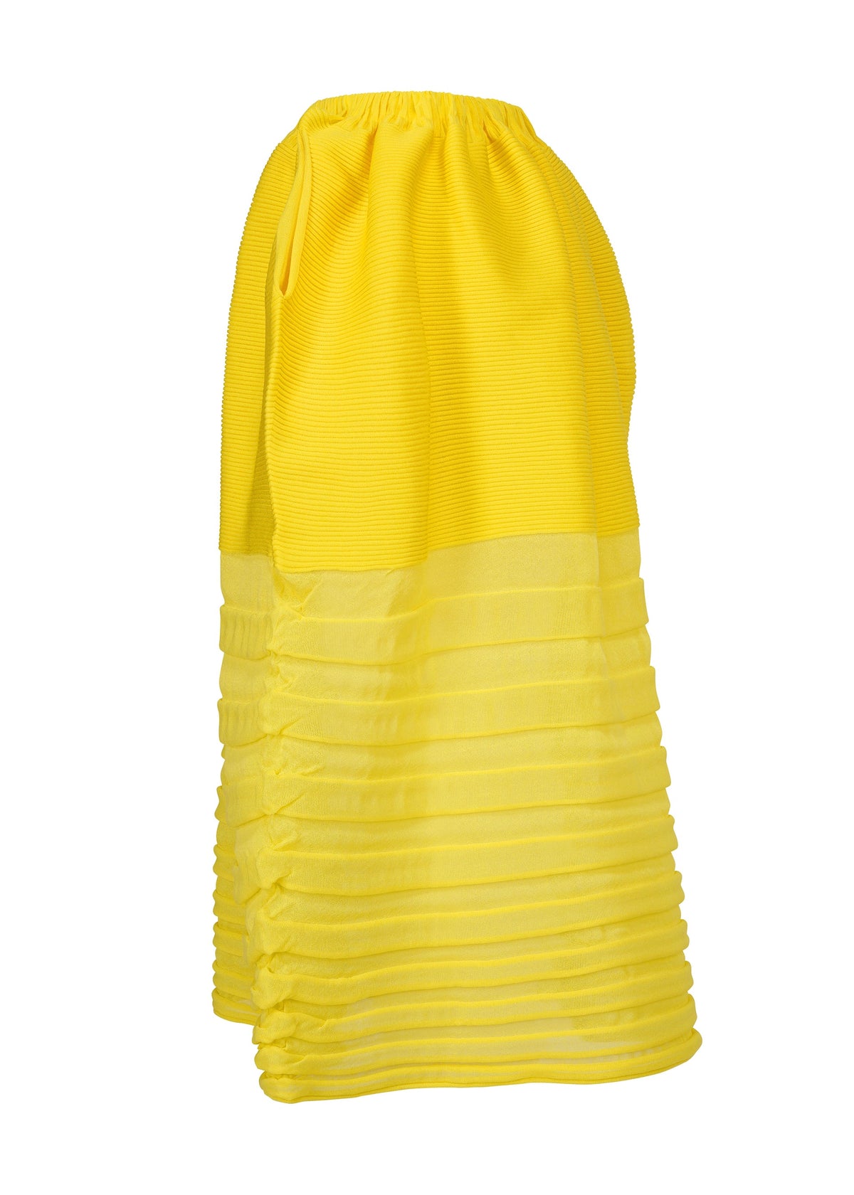 A detail shot of the Issey Miyake MOVING KNIT skirt.