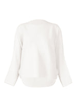 A product shot of the ISSEY MIYAKE CAMPAGNE top in white (01).