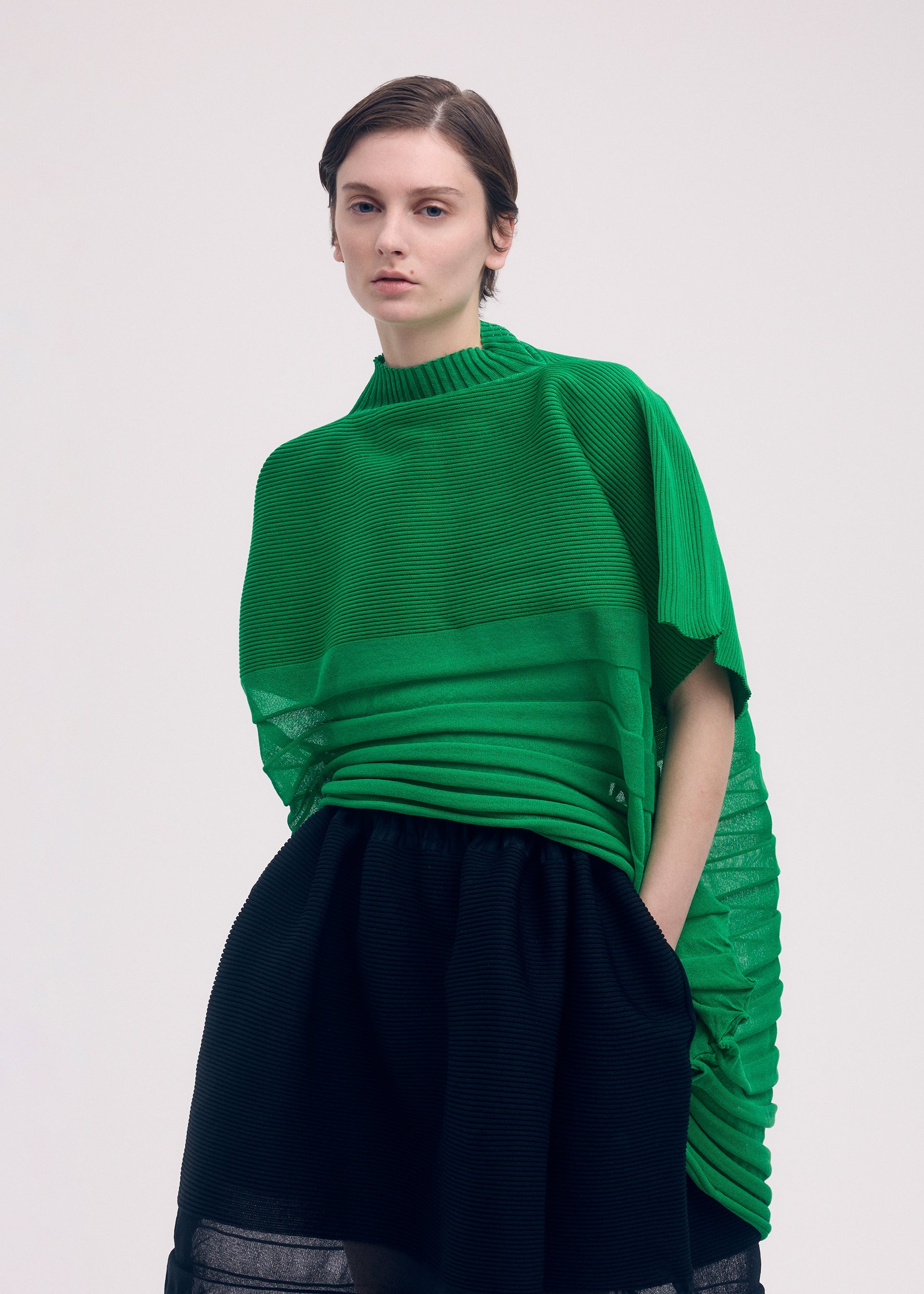 MOVING KNIT Top Black – ISSEY MIYAKE EU