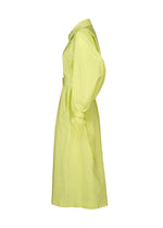 A detail shot of the ISSEY MIYAKE AKIMBO prêt à porter.