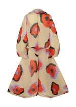 A detail shot of the Issey Miyake VERVE prêt à porter.