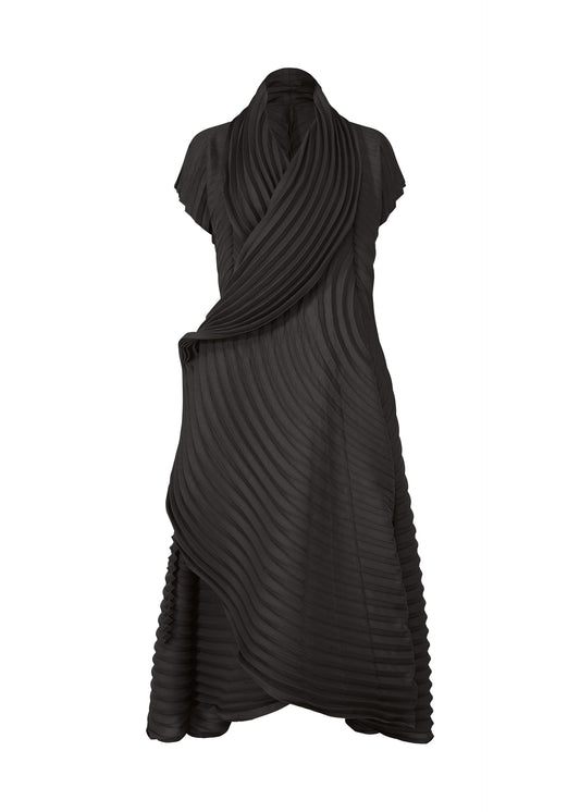 A product shot of the ISSEY MIYAKE CIRCLE PLEATS PB prêt à porter in black (15).