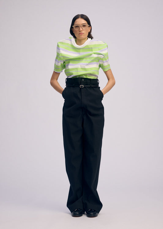 A model wears the Issey Miyake GENERIC WEAR prêt à porter.