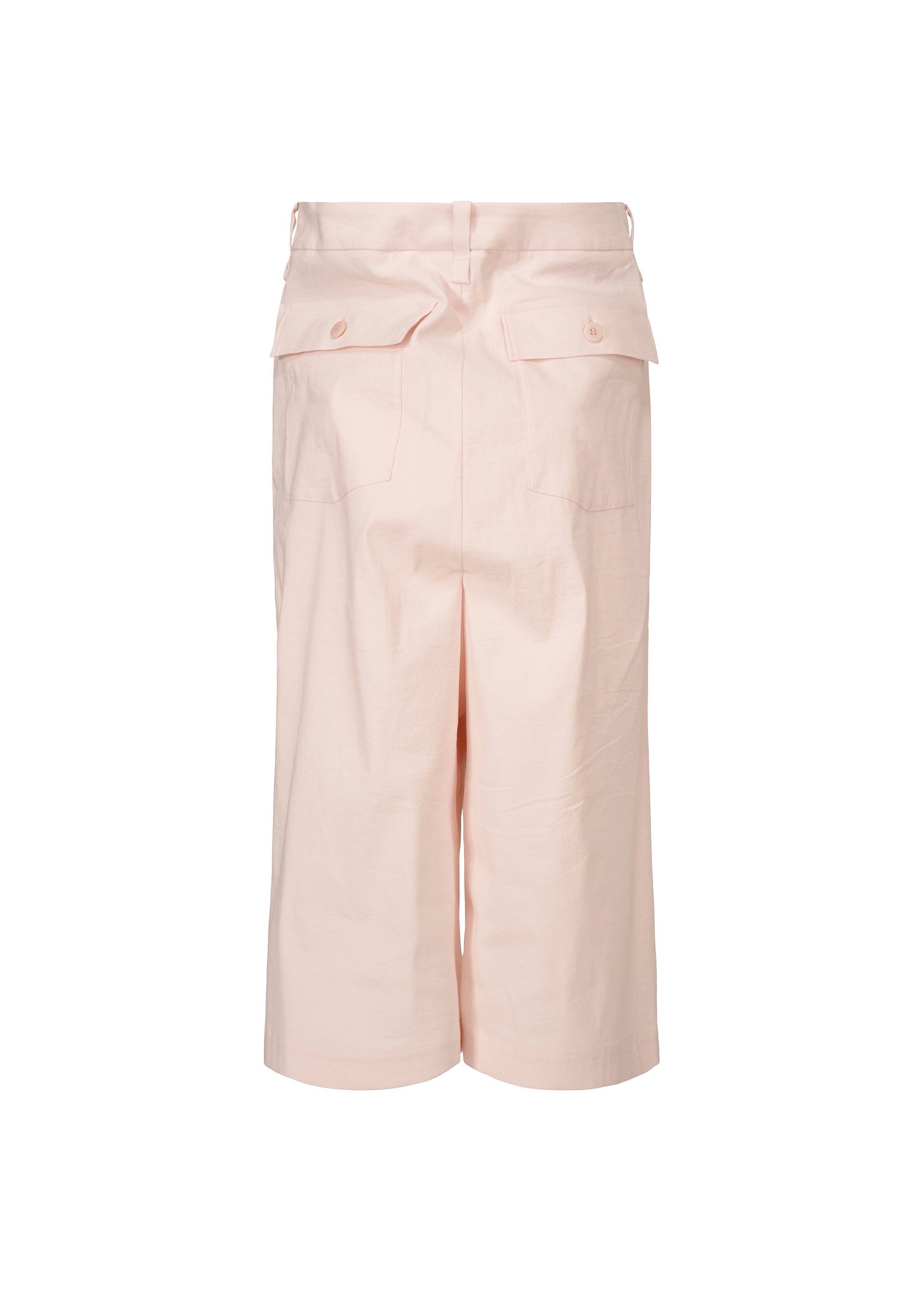 A detail shot of the Issey Miyake GENERIC WEAR prêt à porter.