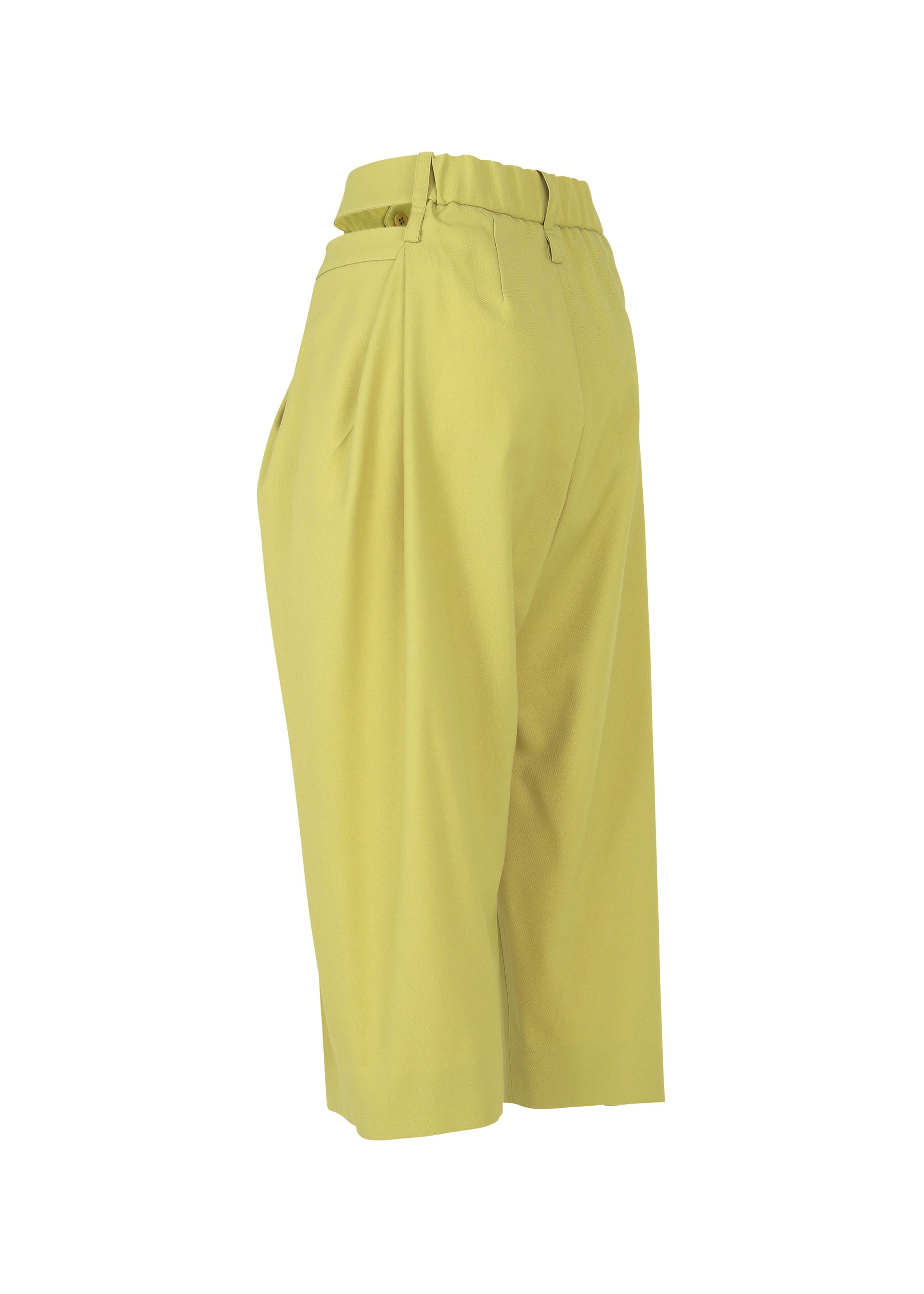 A detail shot of the Issey Miyake BELTED WOOL PANTS prêt à porter.