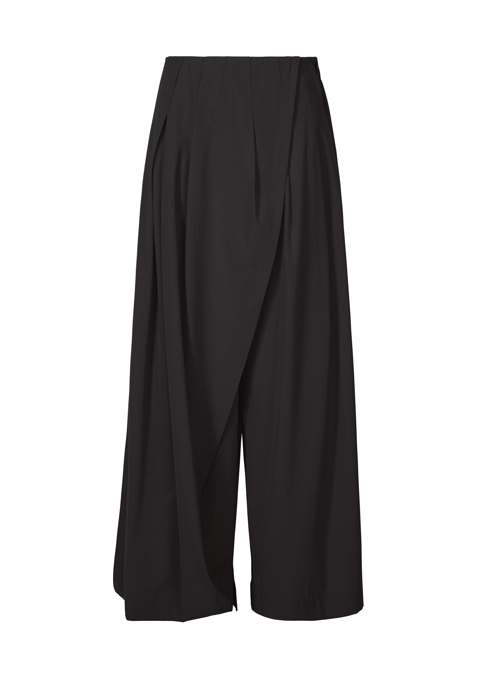 A product shot of the Issey Miyake LOOPED pants in .