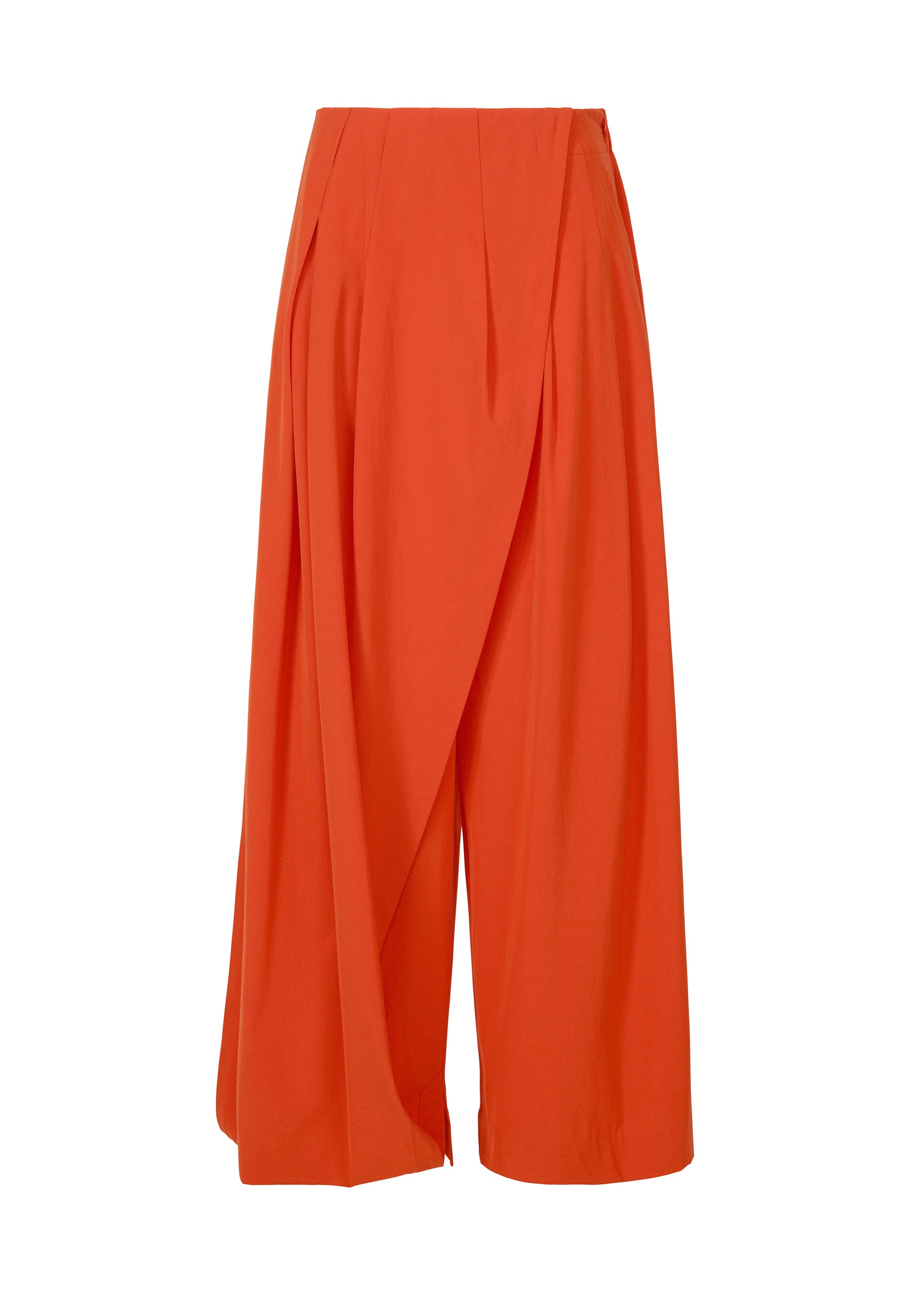 A product shot of the Issey Miyake LOOPED pants in .
