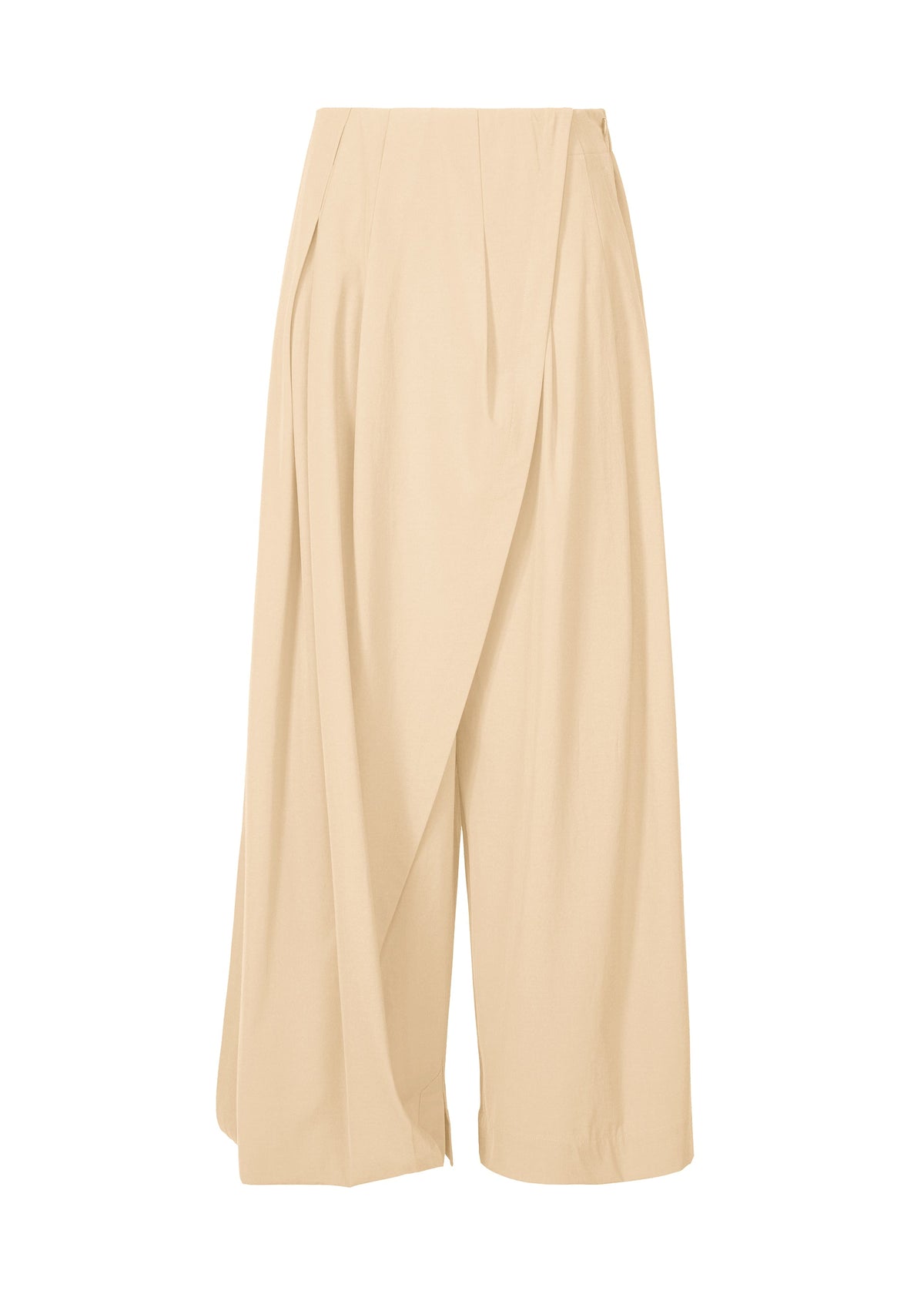 A product shot of the Issey Miyake LOOPED pants in .