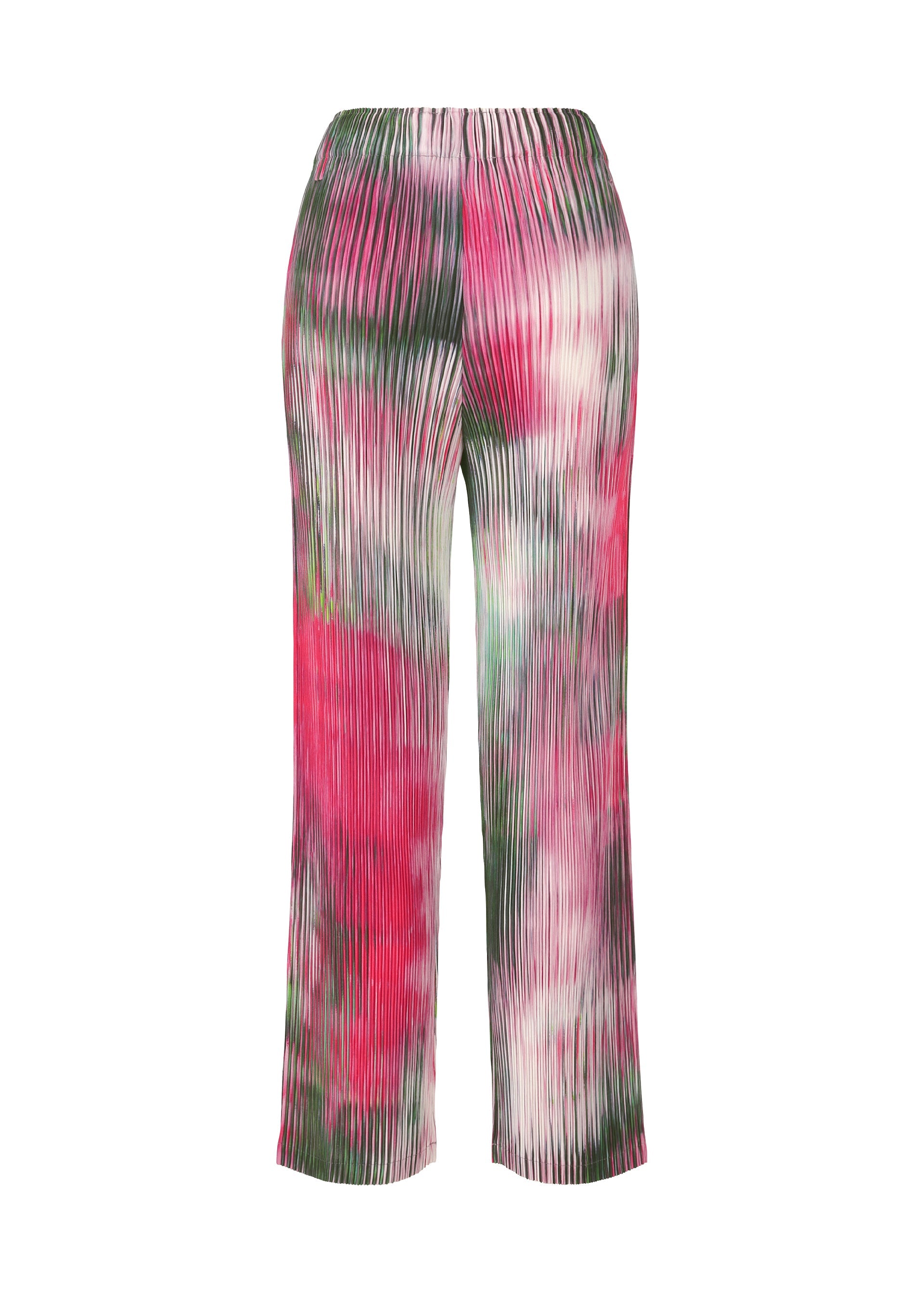 A detail shot of the ISSEY MIYAKE OBSCURE PLEATS prêt à porter.