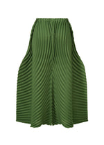 A detail shot of the ISSEY MIYAKE CIRCLE PLEATS PB prêt à porter.