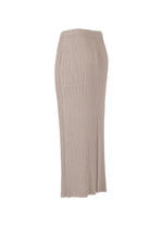 A detail shot of the ISSEY MIYAKE HATCHING PLEATS prêt à porter.