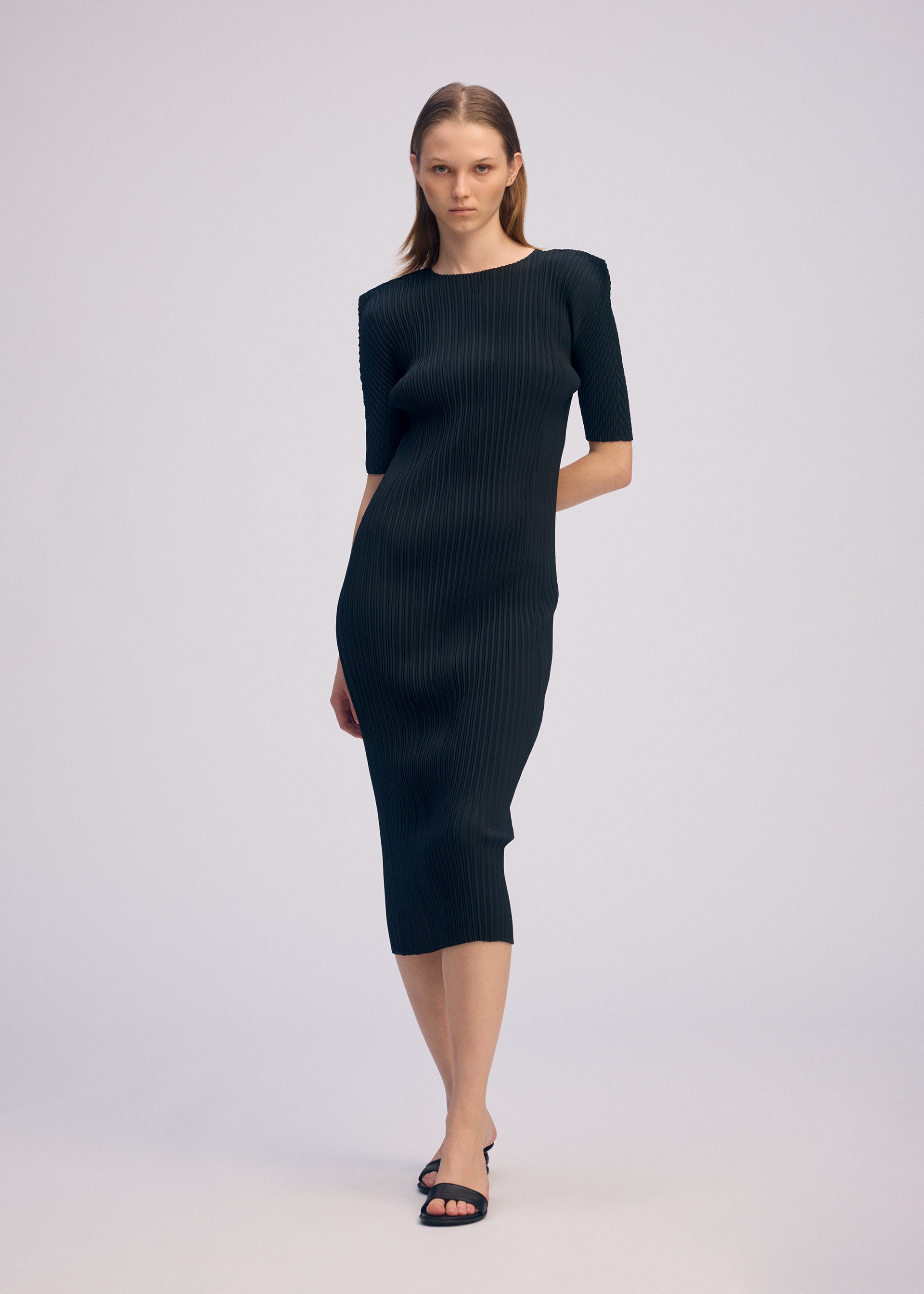 BOX SHOULDER PLEATS