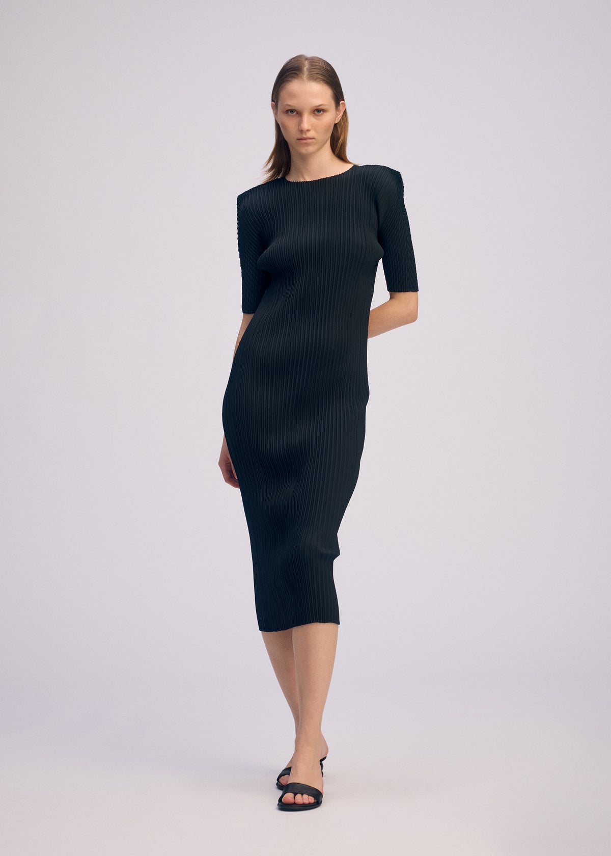 BOX SHOULDER PLEATS