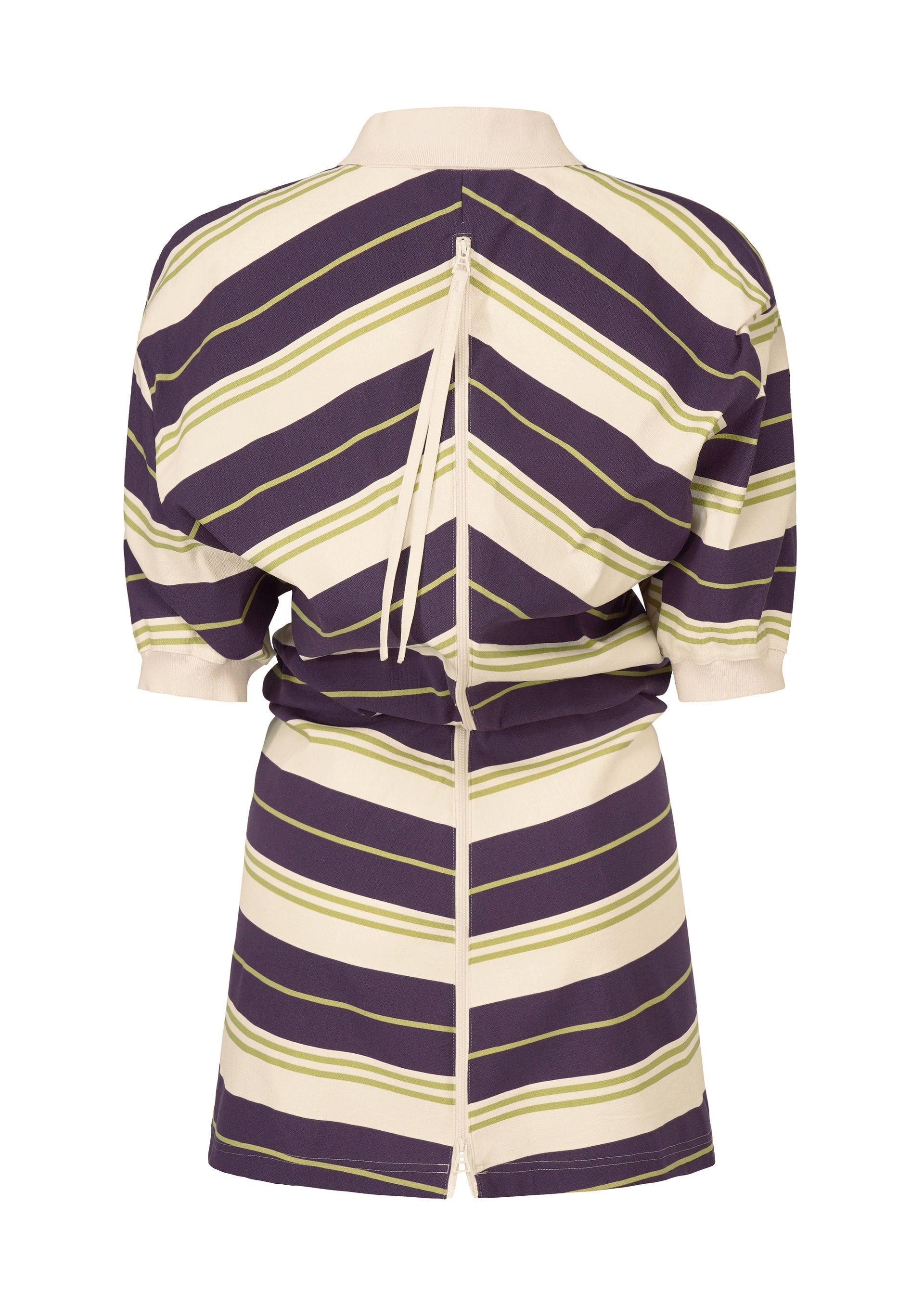 A detail shot of the Issey Miyake GENERIC WEAR?STRIPES prêt à porter.