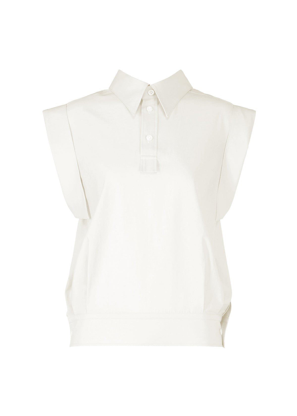 A product shot of the ISSEY MIYAKE ODD SHIRT 2 prêt à porter in white (01).