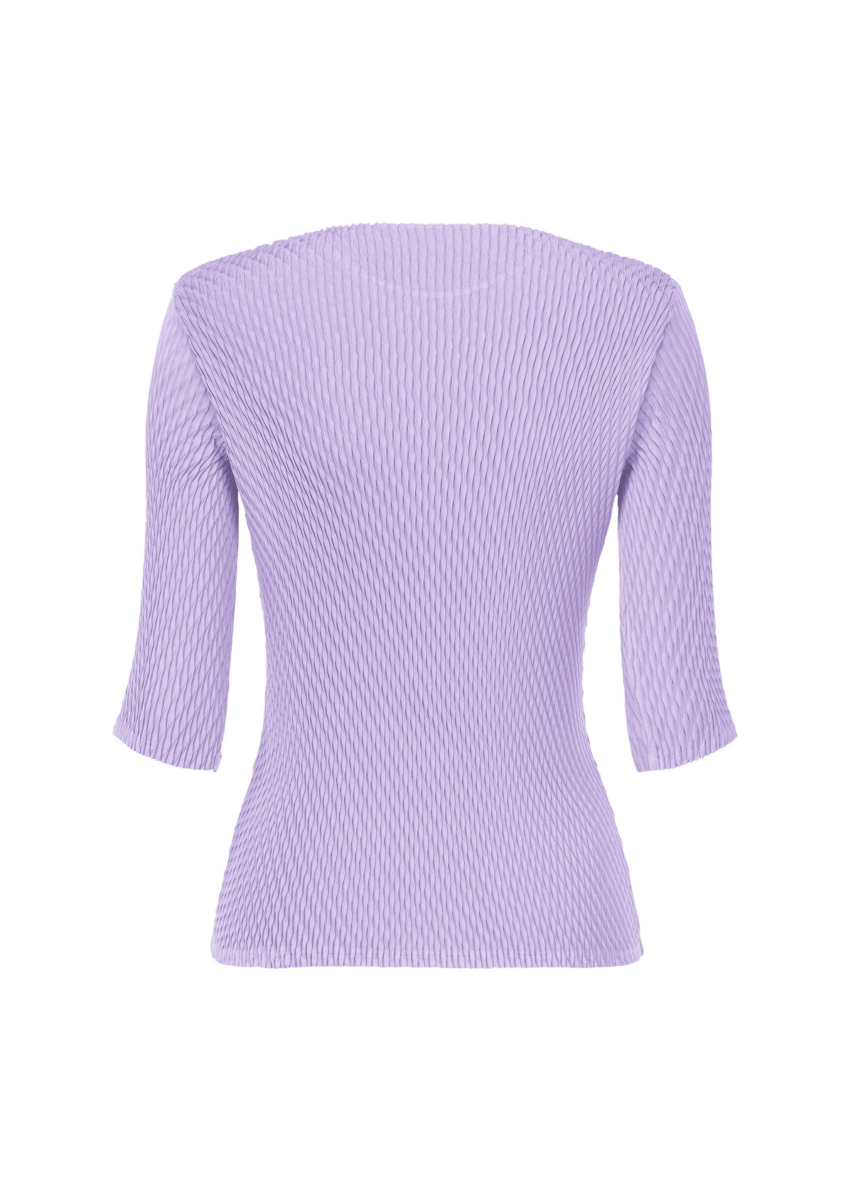 A detail shot of the Issey Miyake RHOMBUS PLEATS prêt à porter.