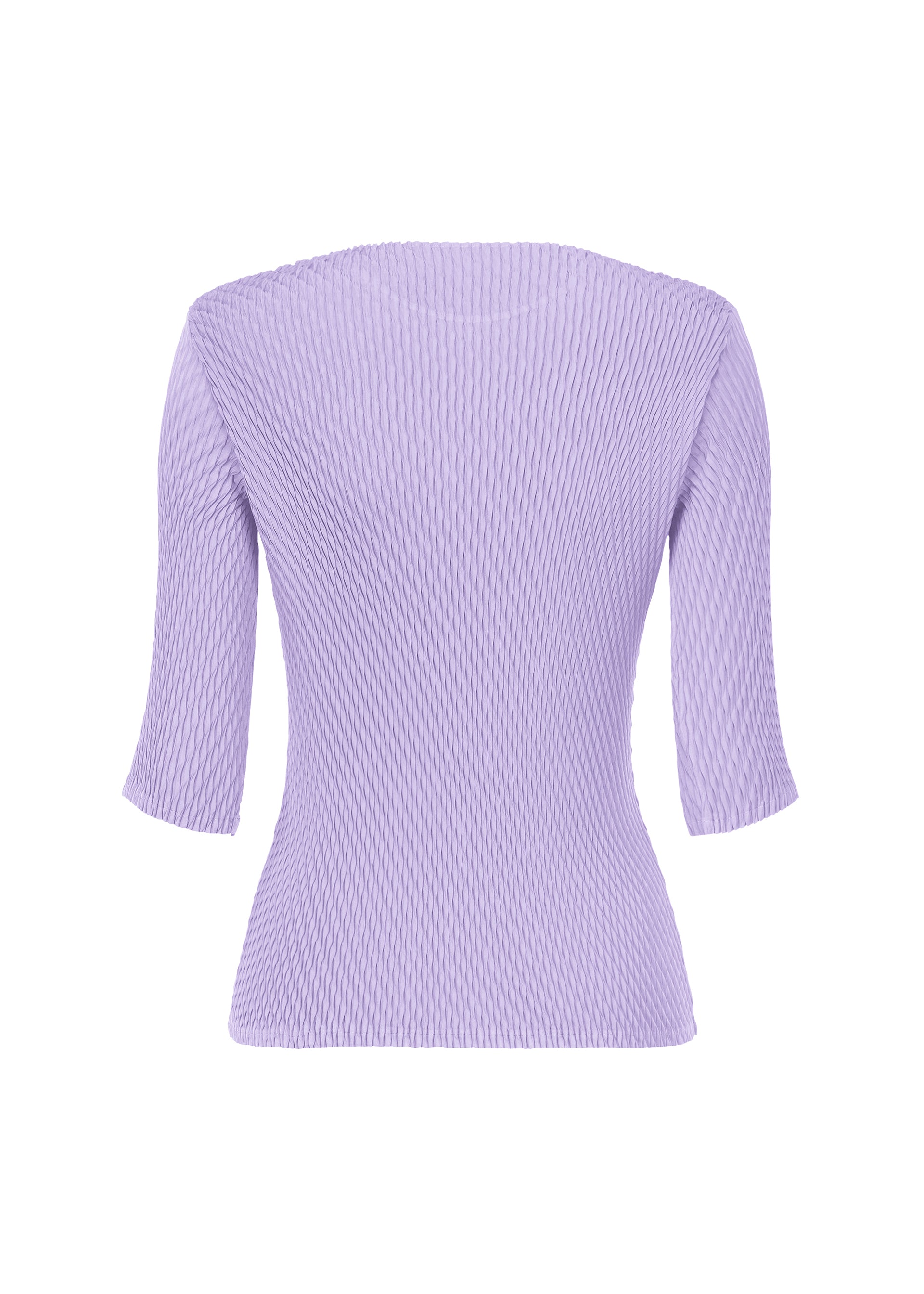 A detail shot of the Issey Miyake RHOMBUS PLEATS prêt à porter.