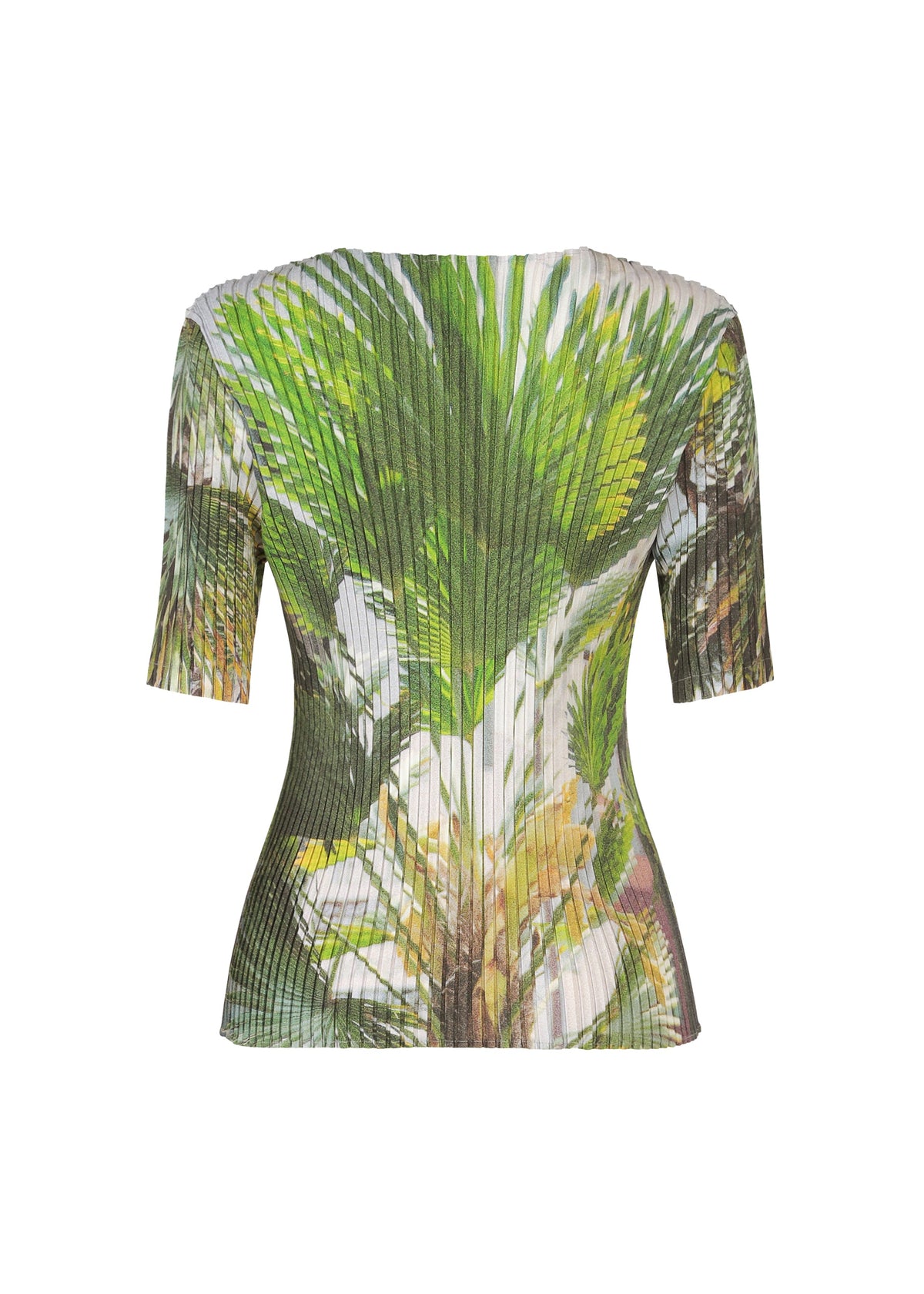 A detail shot of the Issey Miyake URBAN JUNGLE PLEATS shirt.