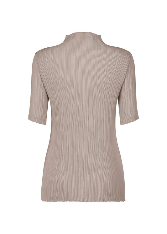 A detail shot of the ISSEY MIYAKE HATCHING PLEATS prêt à porter.