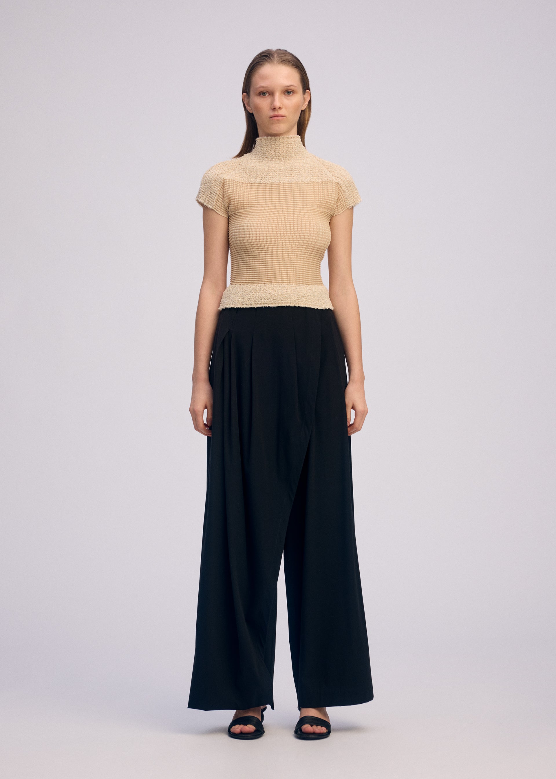 SHEER FUZZY PLEATS Top Black – ISSEY MIYAKE EU