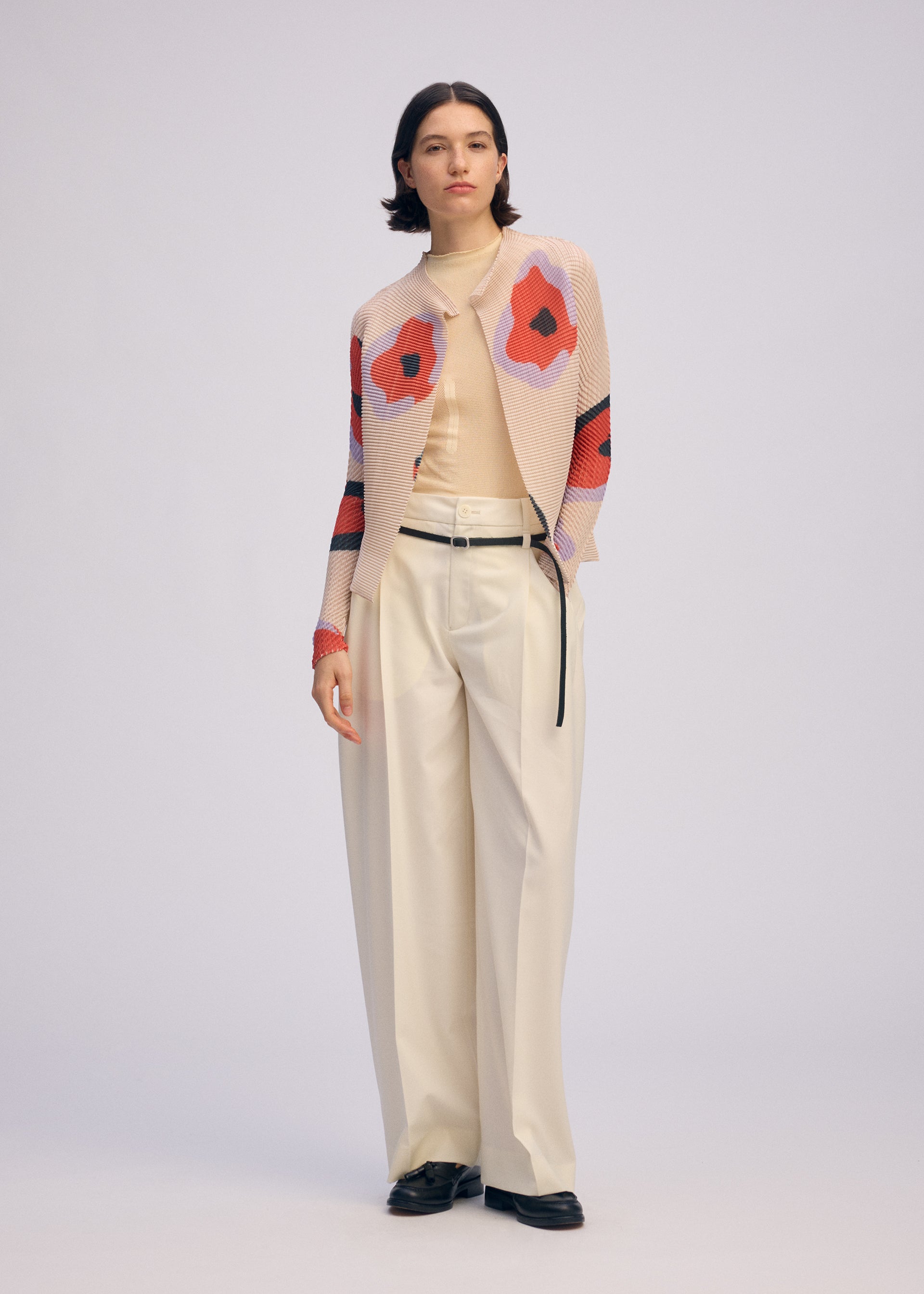 VERVE PLEATS TOP Top Beige-Hued – ISSEY MIYAKE EU
