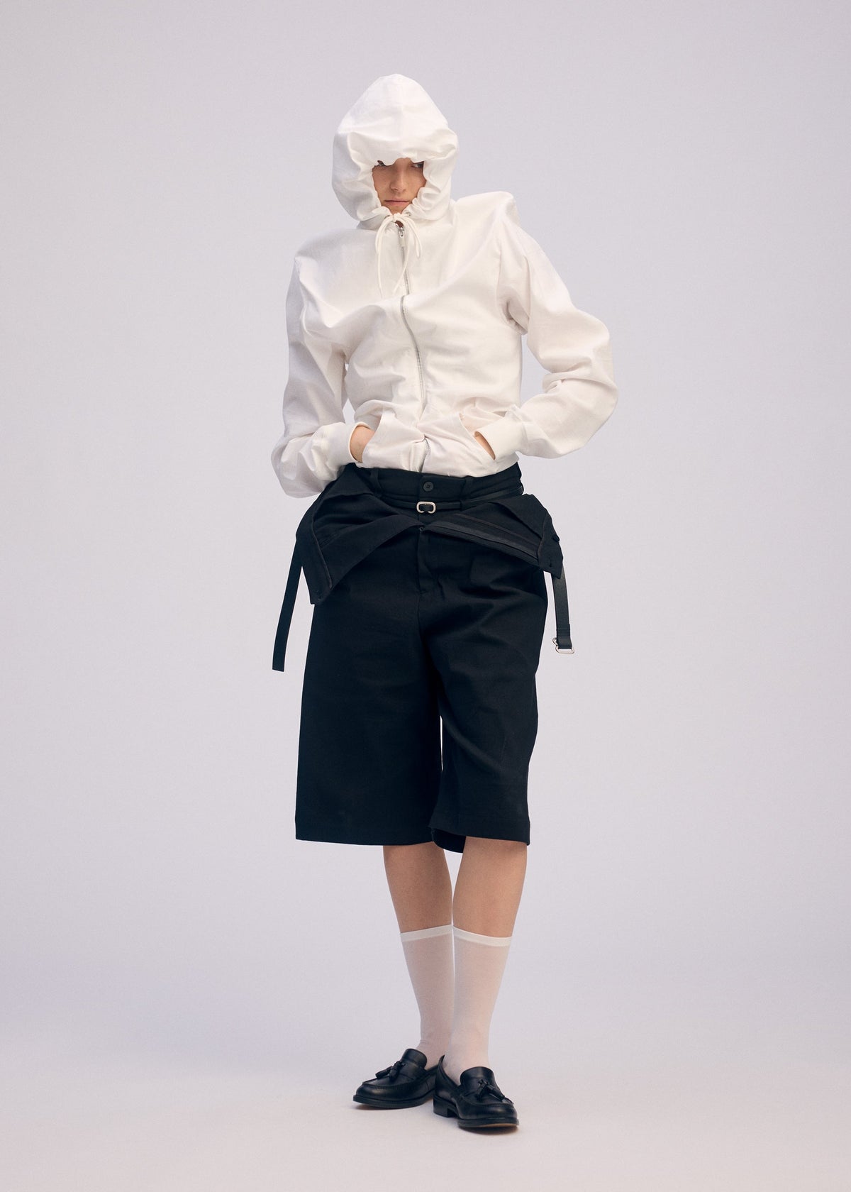 A model wears the Issey Miyake GENERIC WEAR prêt à porter.