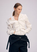 A model wears the Issey Miyake GENERIC WEAR prêt à porter.