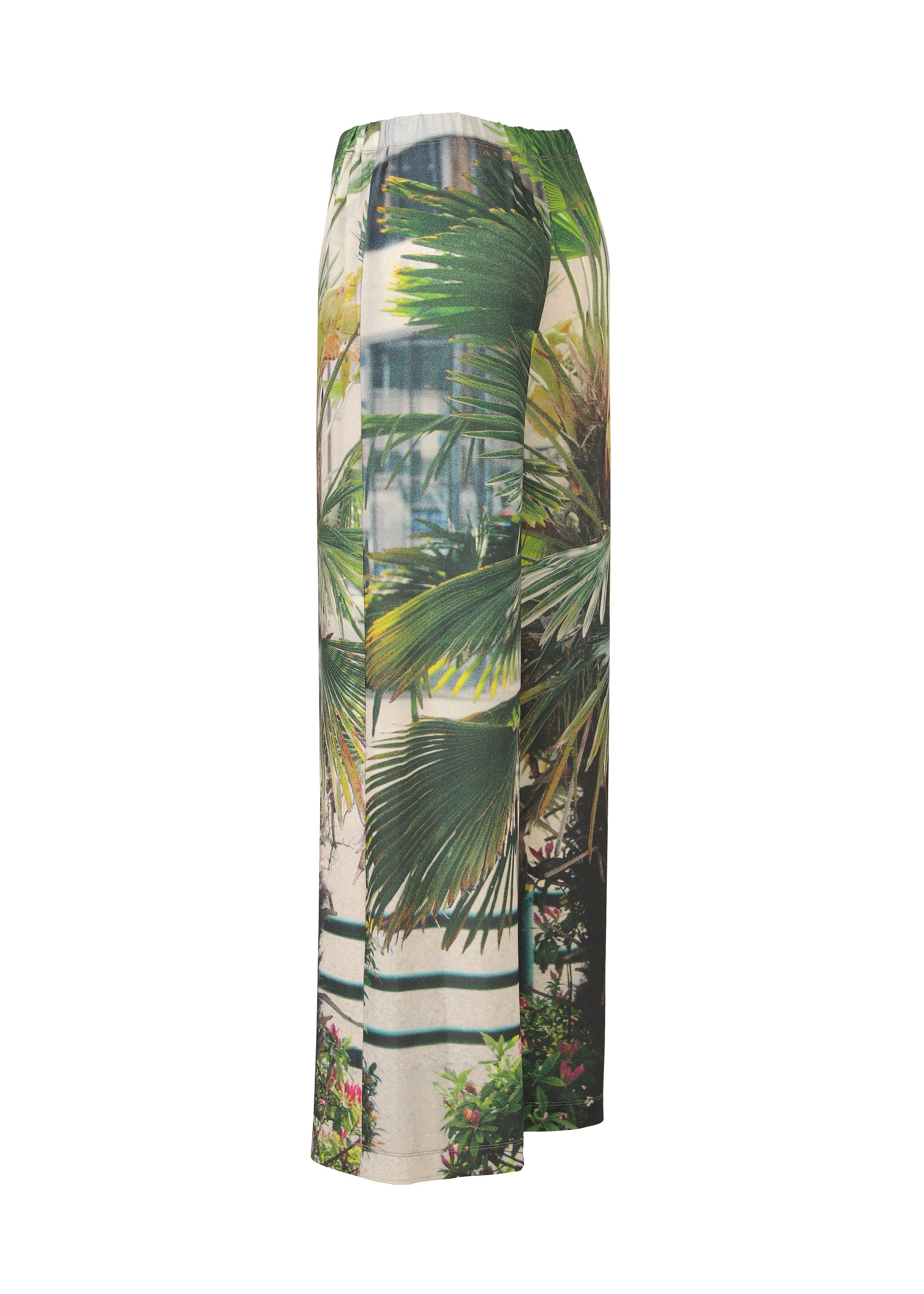 A detail shot of the Issey Miyake URBAN JUNGLE JERSEY pants.